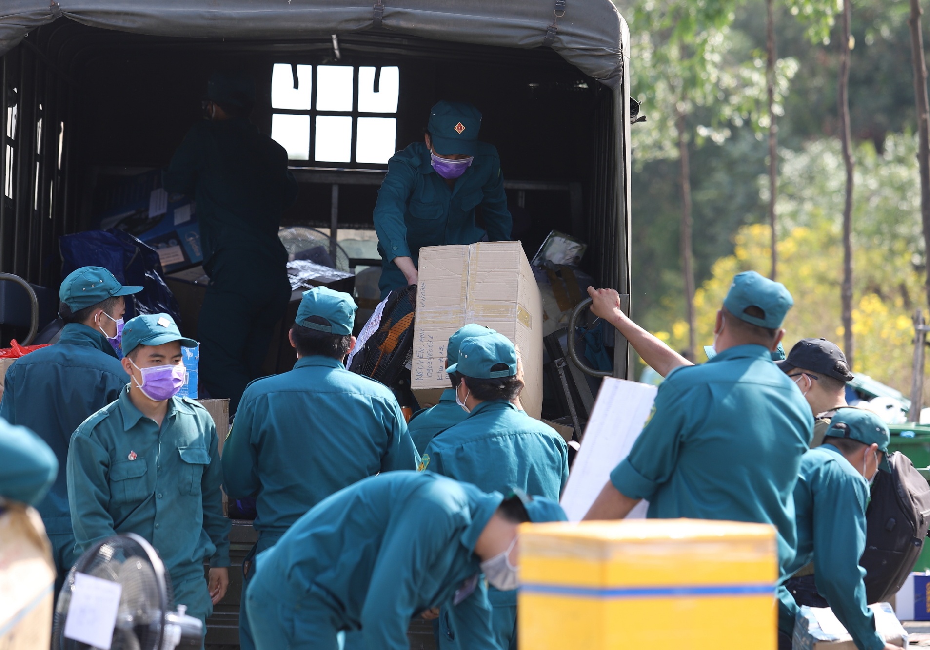 Mang ca tu lanh tiep te cho nguoi cach ly anh 13