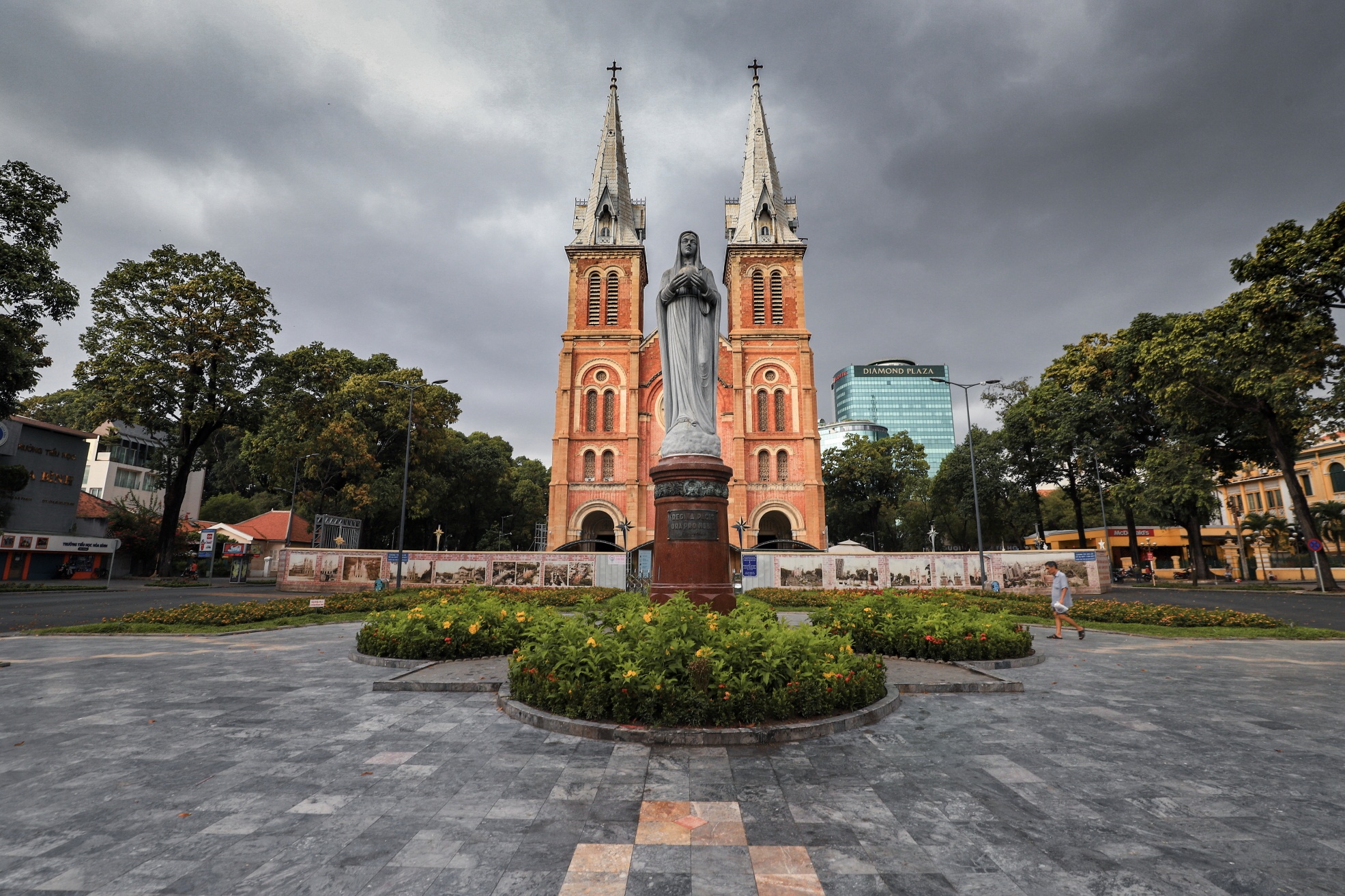 TP.HCM cach ly xa hoi anh 30