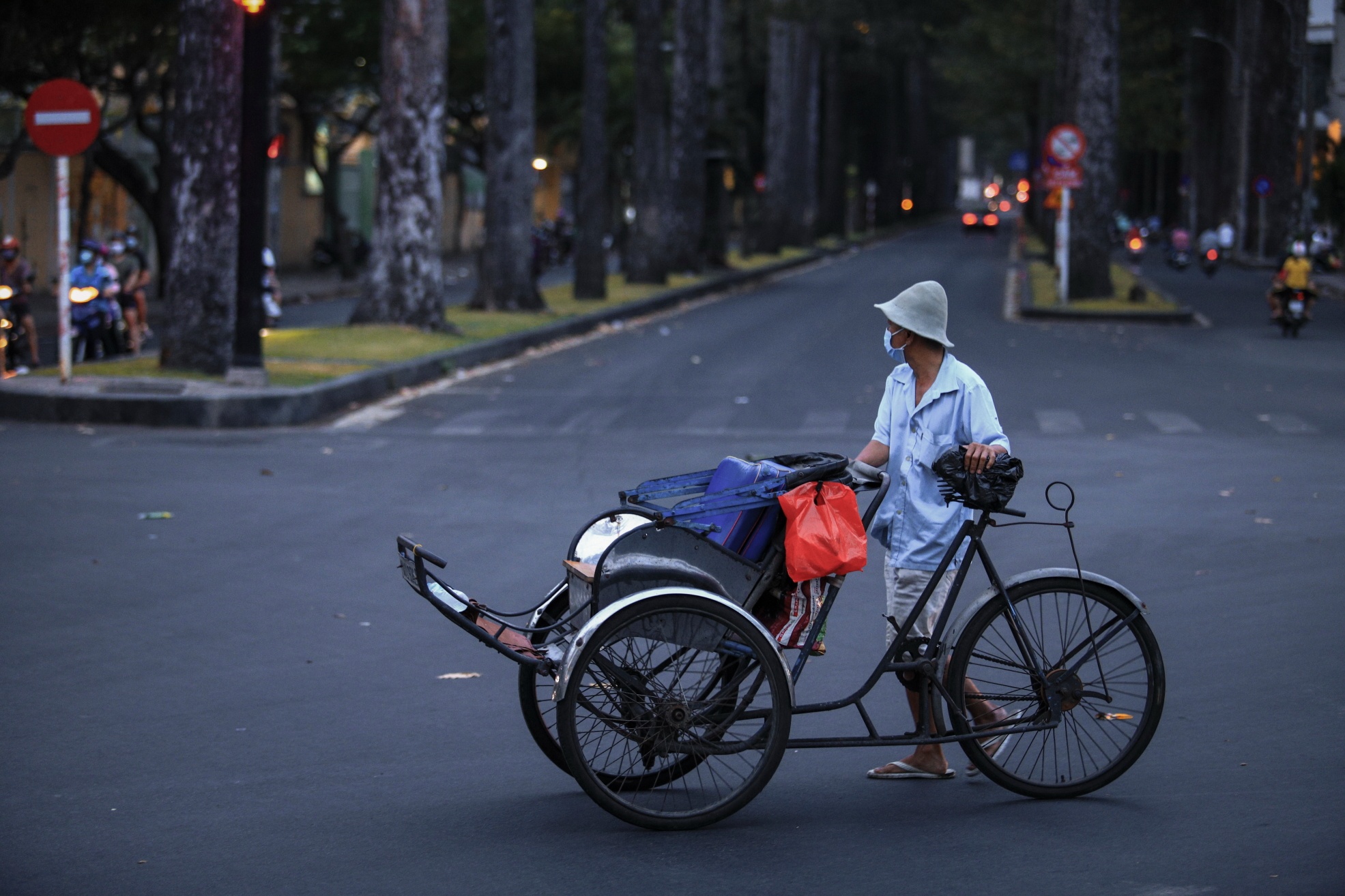 TP.HCM cach ly xa hoi anh 4