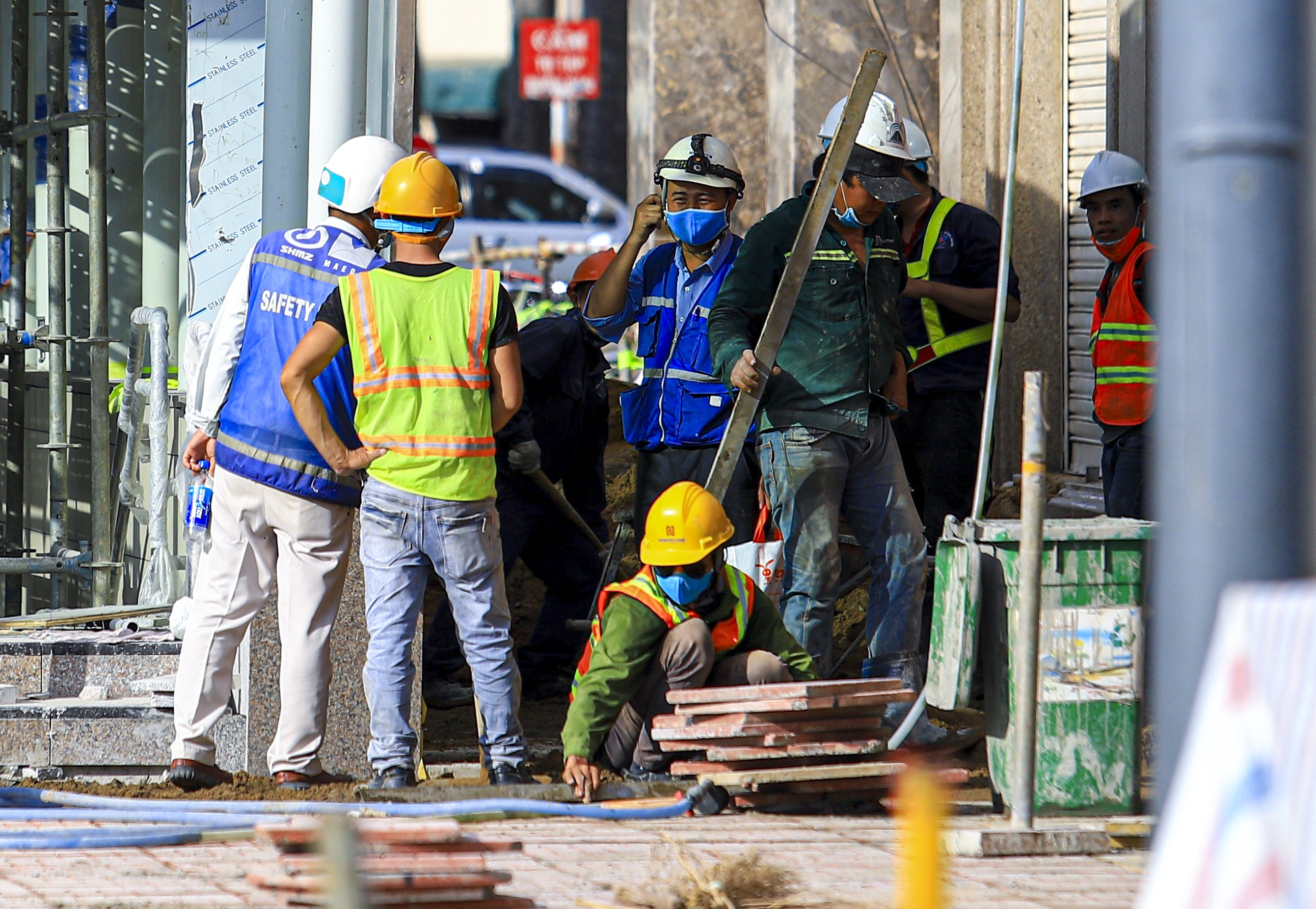 Rao chan Ga Nha hat Thanh pho sap duoc thao do truoc 30-4 anh 6