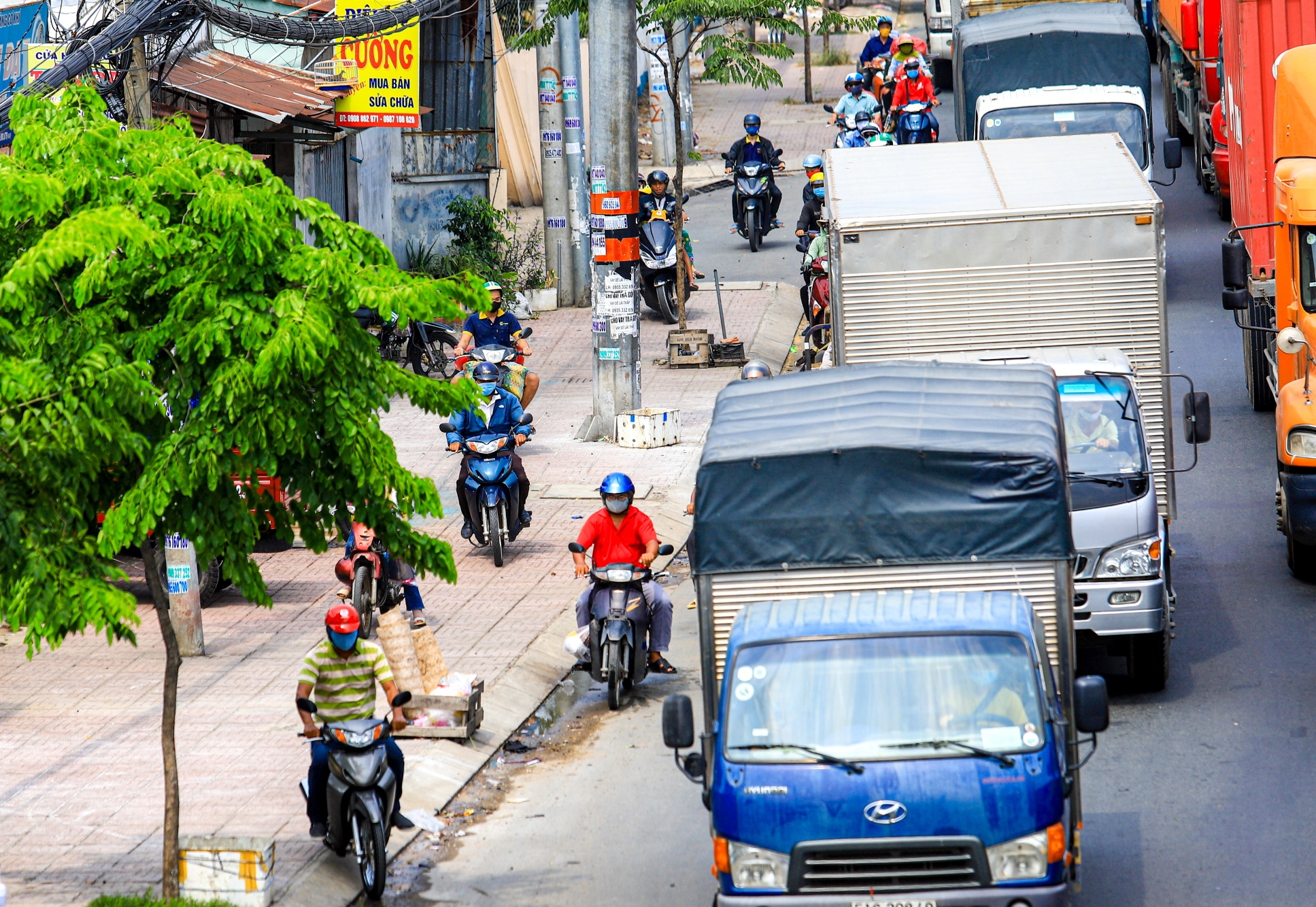 Ket xe cua ngo tay bac TP.HCM anh 10