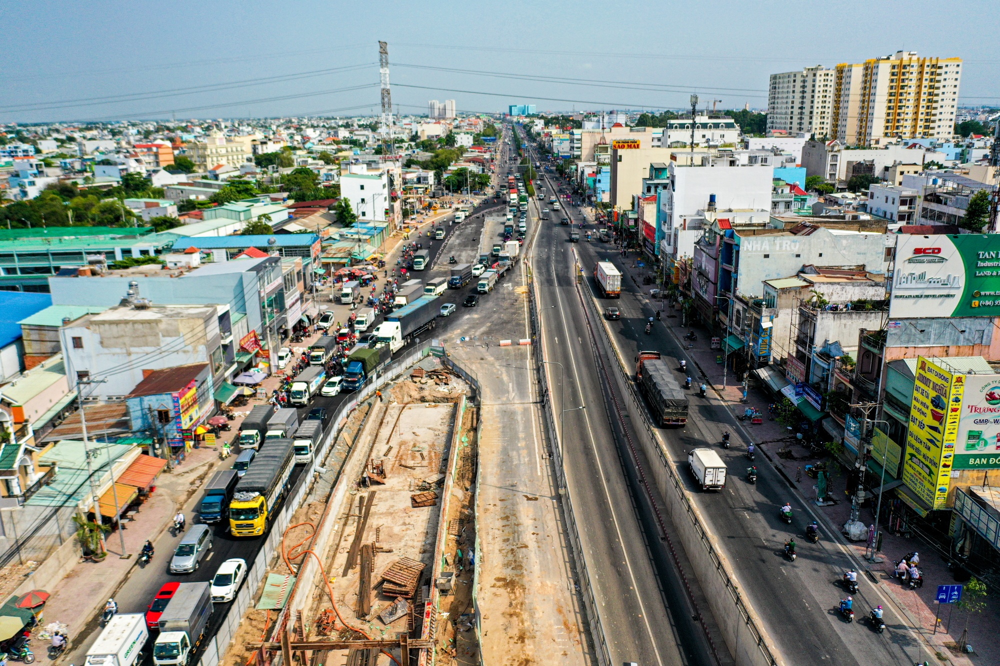 Ket xe cua ngo tay bac TP.HCM anh 1