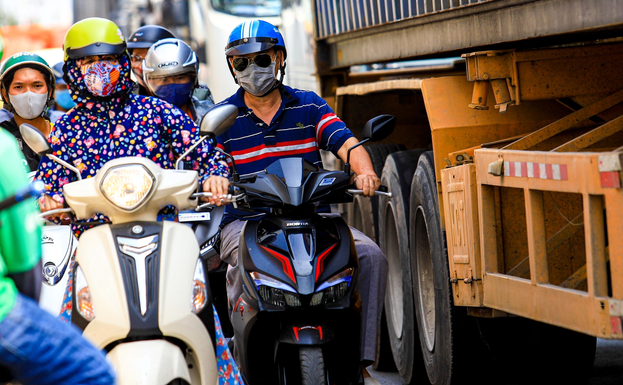 Ket xe cua ngo tay bac TP.HCM anh 4