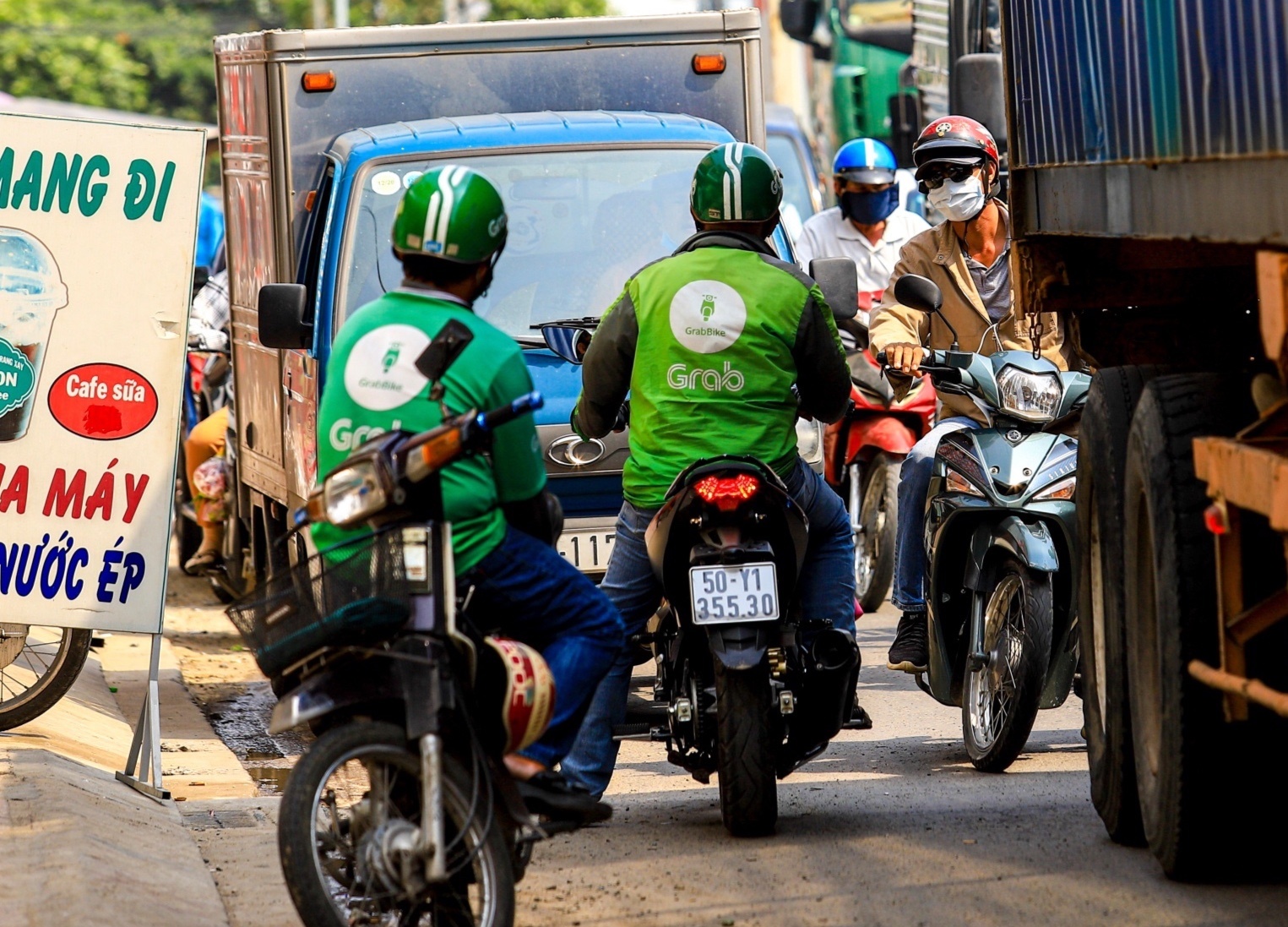 Ket xe cua ngo tay bac TP.HCM anh 6