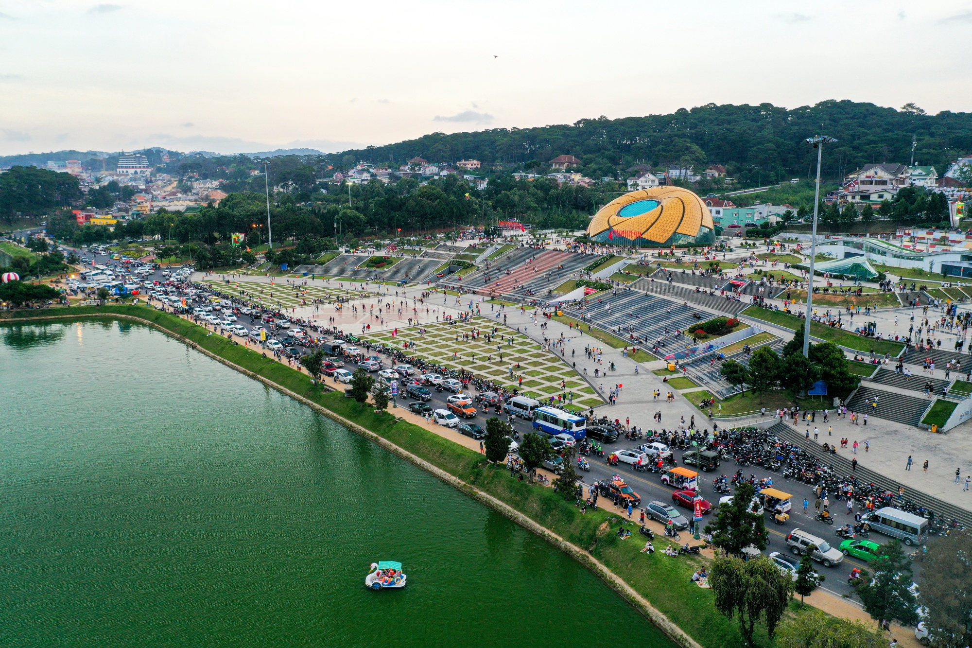 Ket xe tai trung tam thanh pho Da Lat anh 1