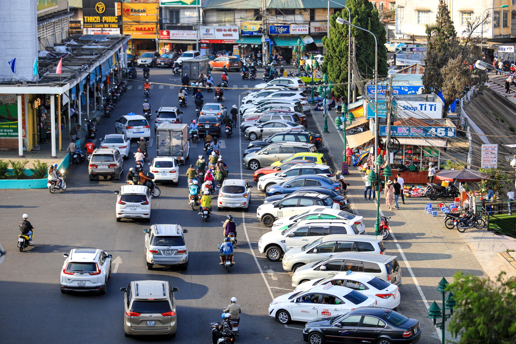 Ket xe tai trung tam thanh pho Da Lat anh 6