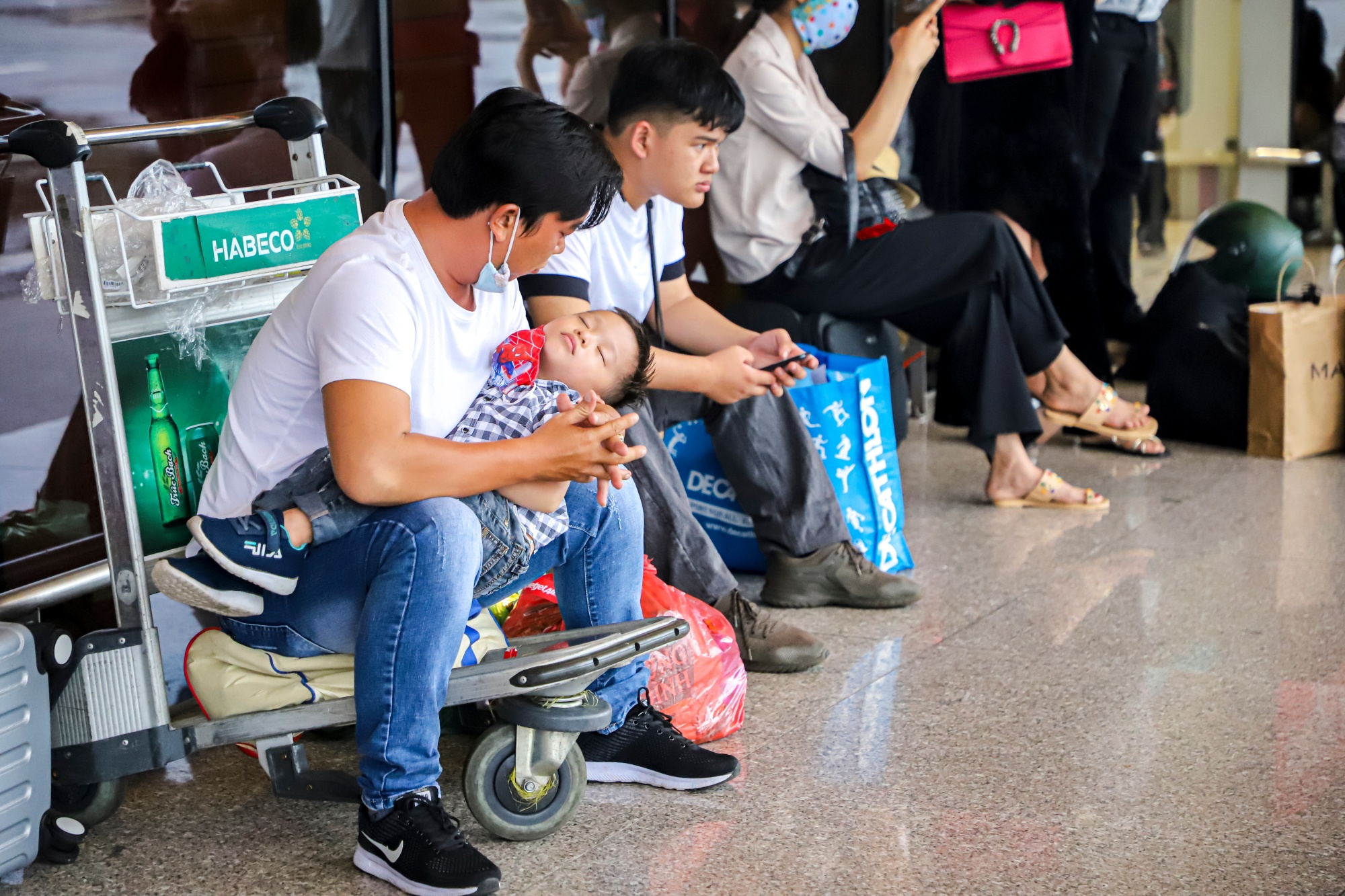 May bay VietJet truot duong bang anh 6