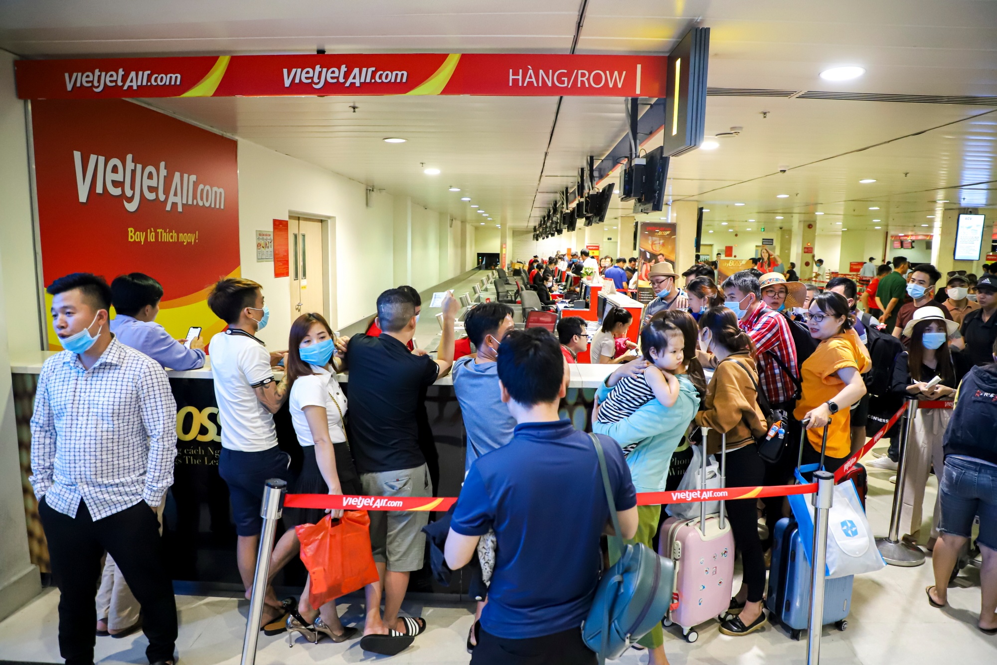 May bay VietJet truot duong bang anh 2