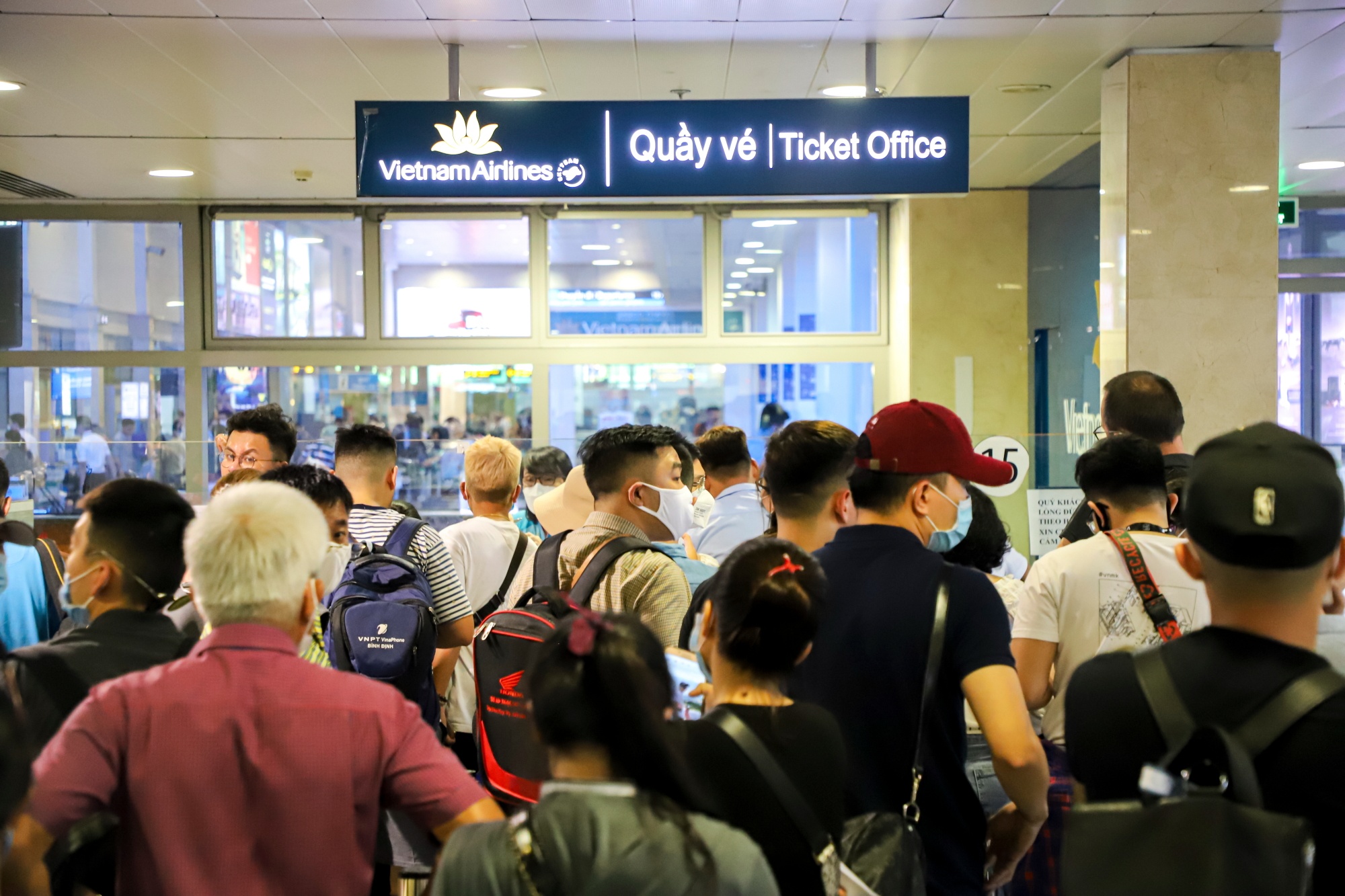 May bay VietJet truot duong bang anh 7