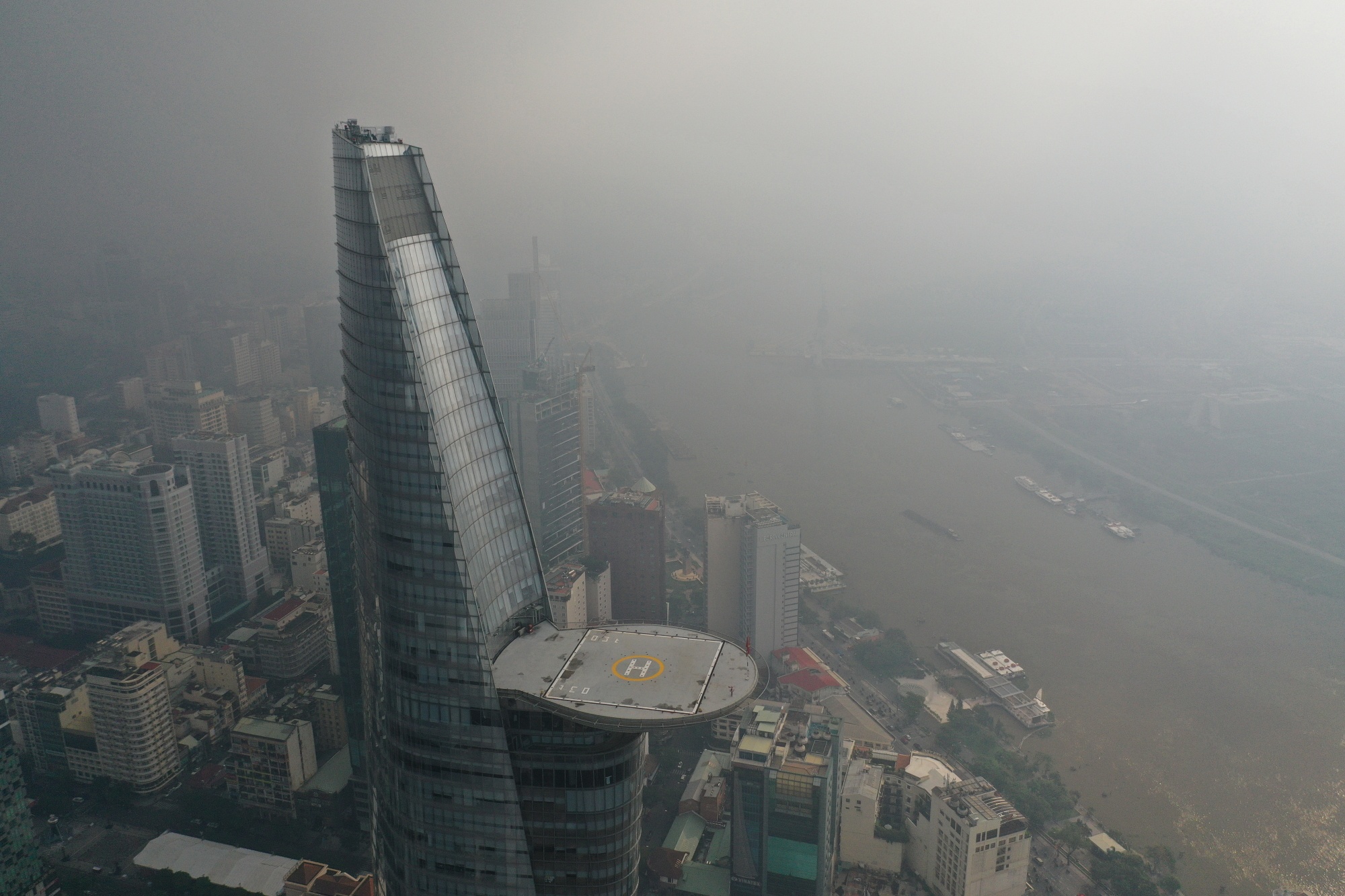 Trung tam TP.HCM mo mit ngay khong khi o muc co hai hinh anh