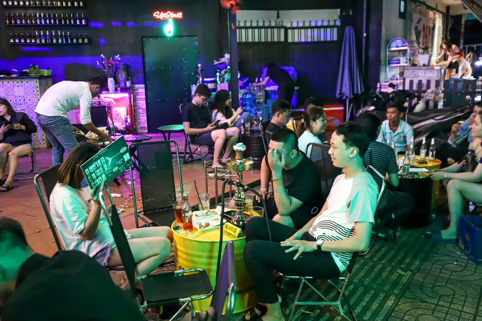 quan nhau bi xu phat lan chiem via he anh 2