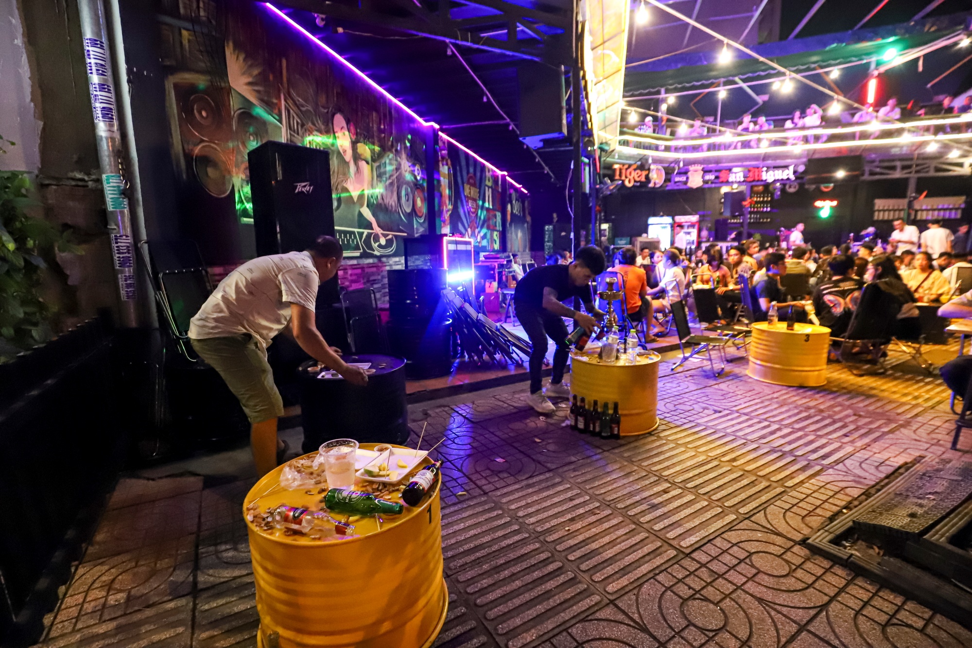 quan nhau bi xu phat lan chiem via he anh 5