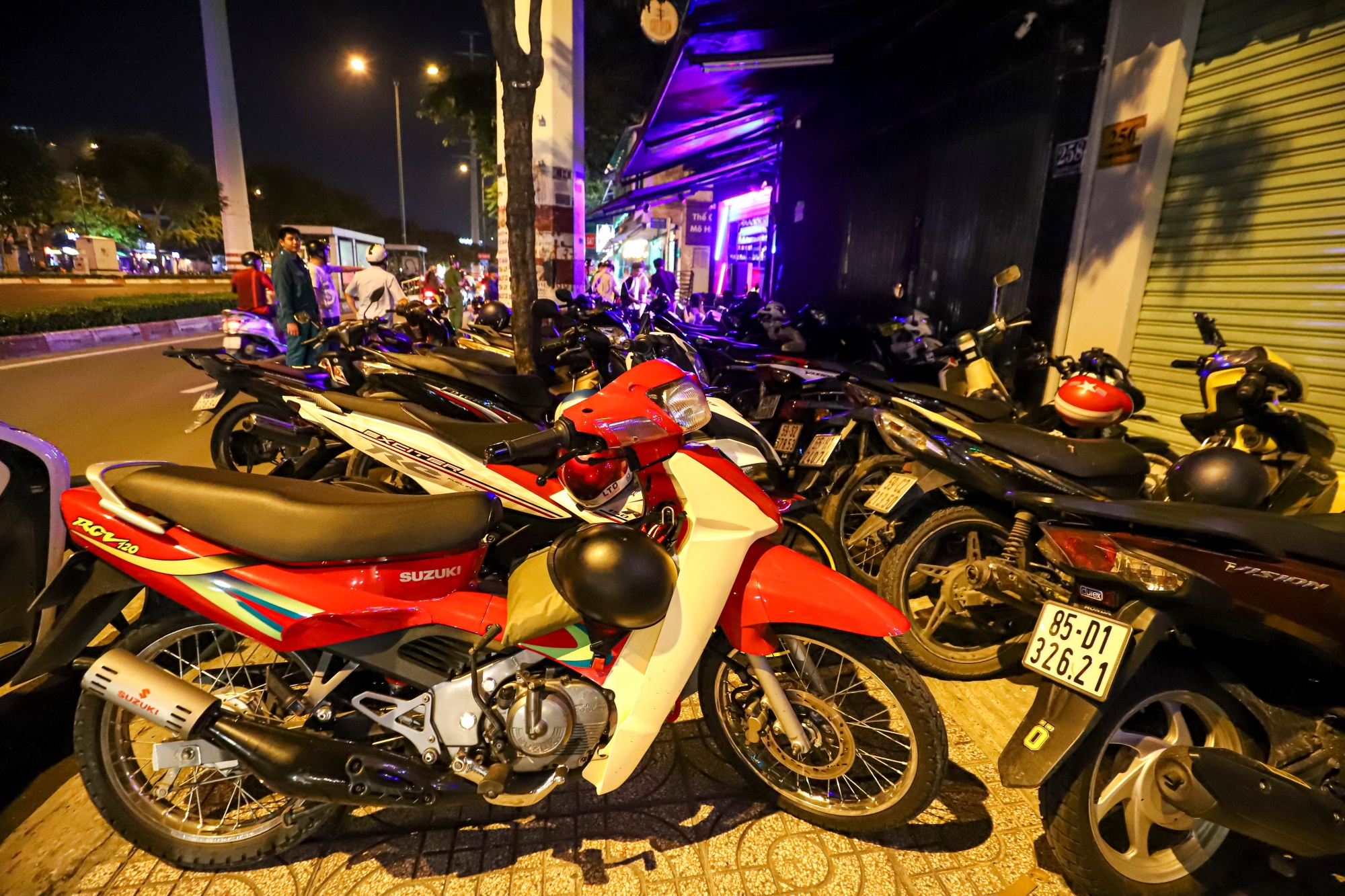 quan nhau bi xu phat lan chiem via he anh 3