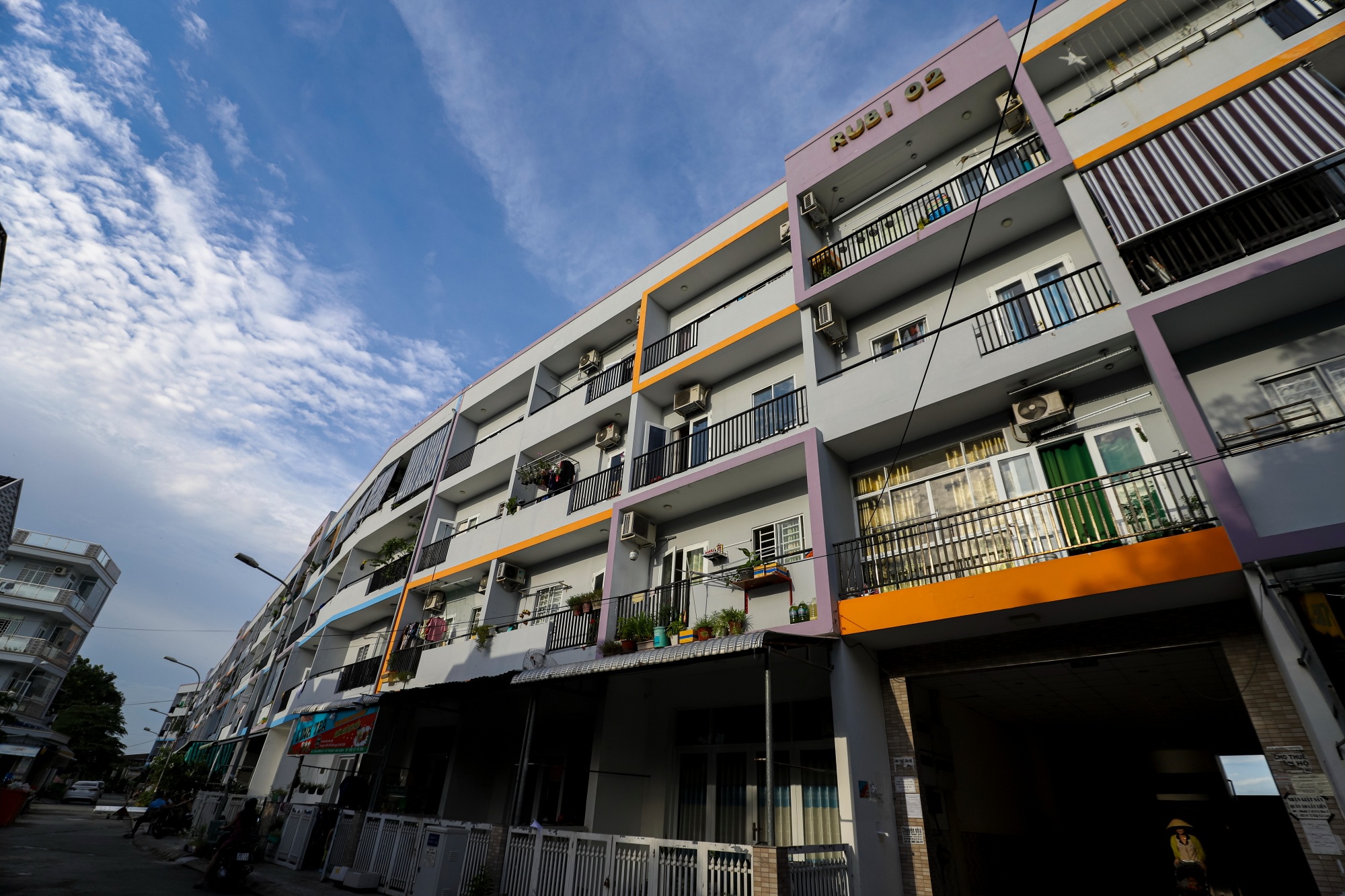 200 can nha trai phep anh 3