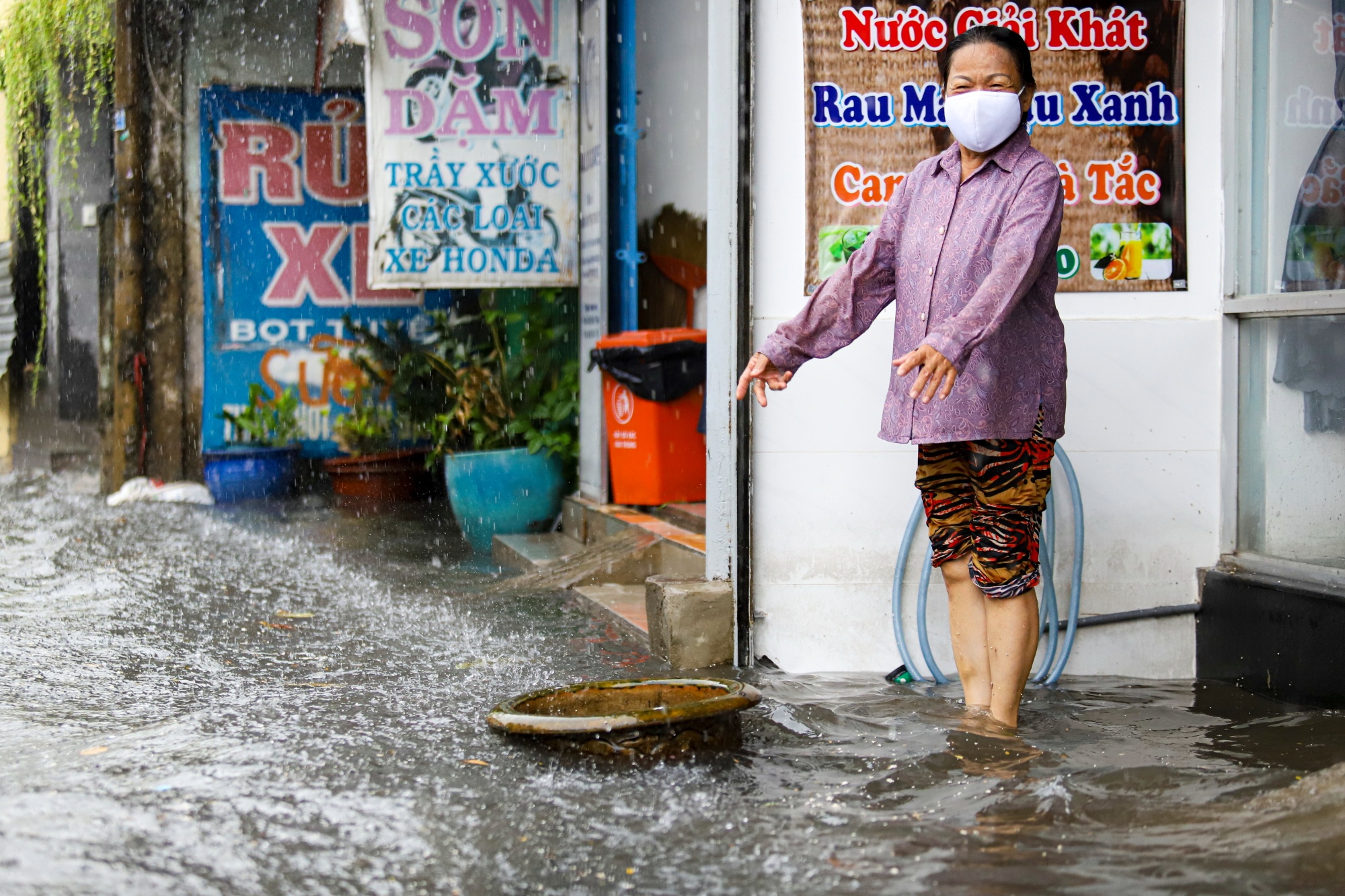 Duong pho Thu Duc ngap sau mua lon anh 9