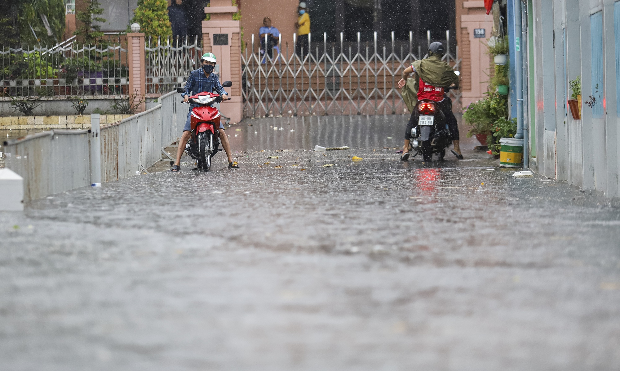 Duong pho Thu Duc ngap sau mua lon anh 5