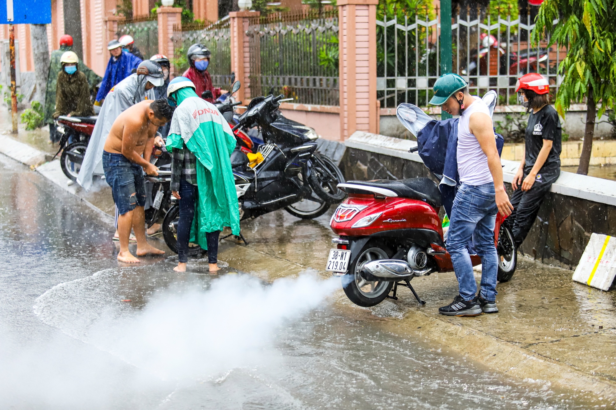 Duong pho Thu Duc ngap sau mua lon anh 4