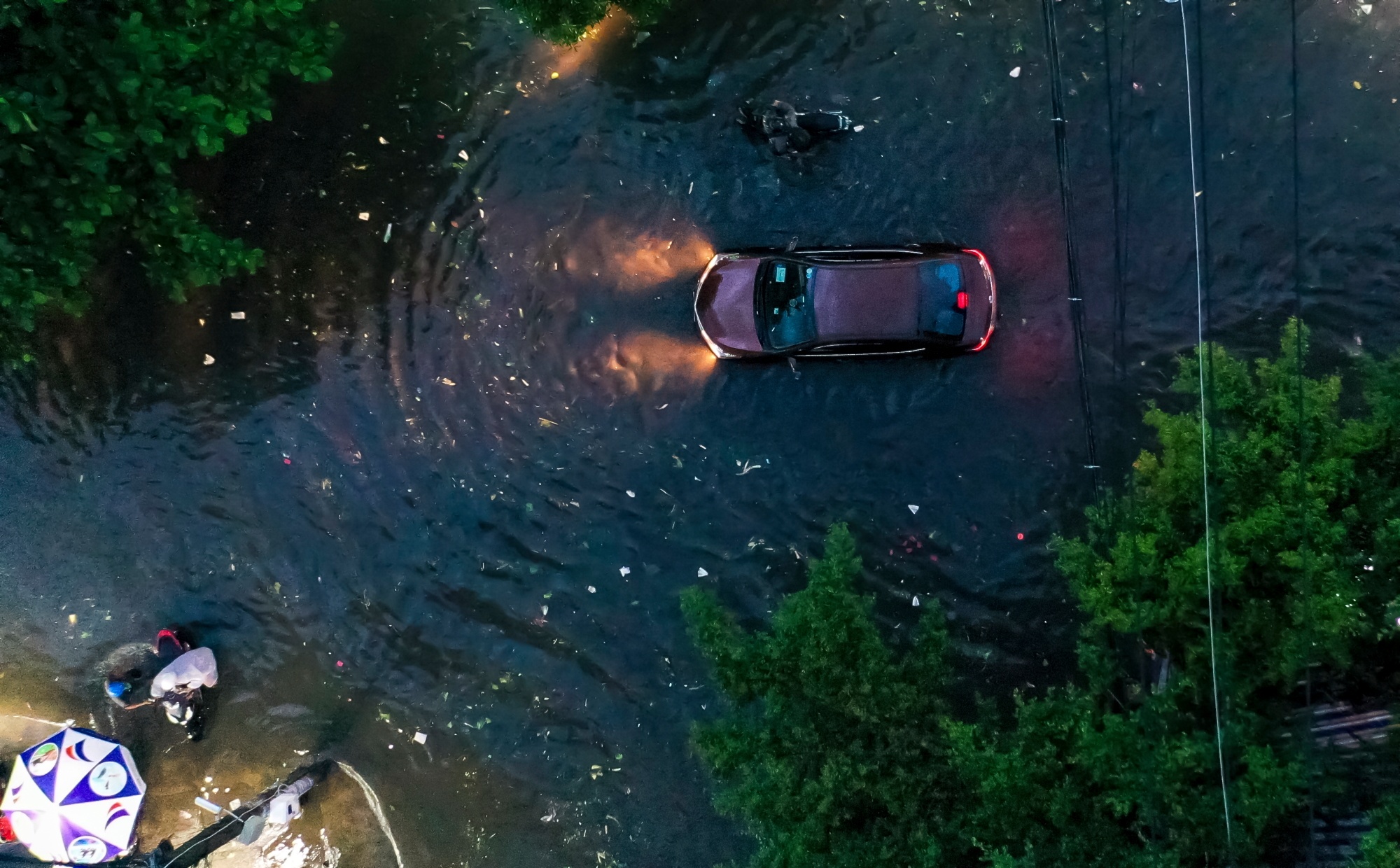 quan 9 ngap sau sau mua lon anh 4