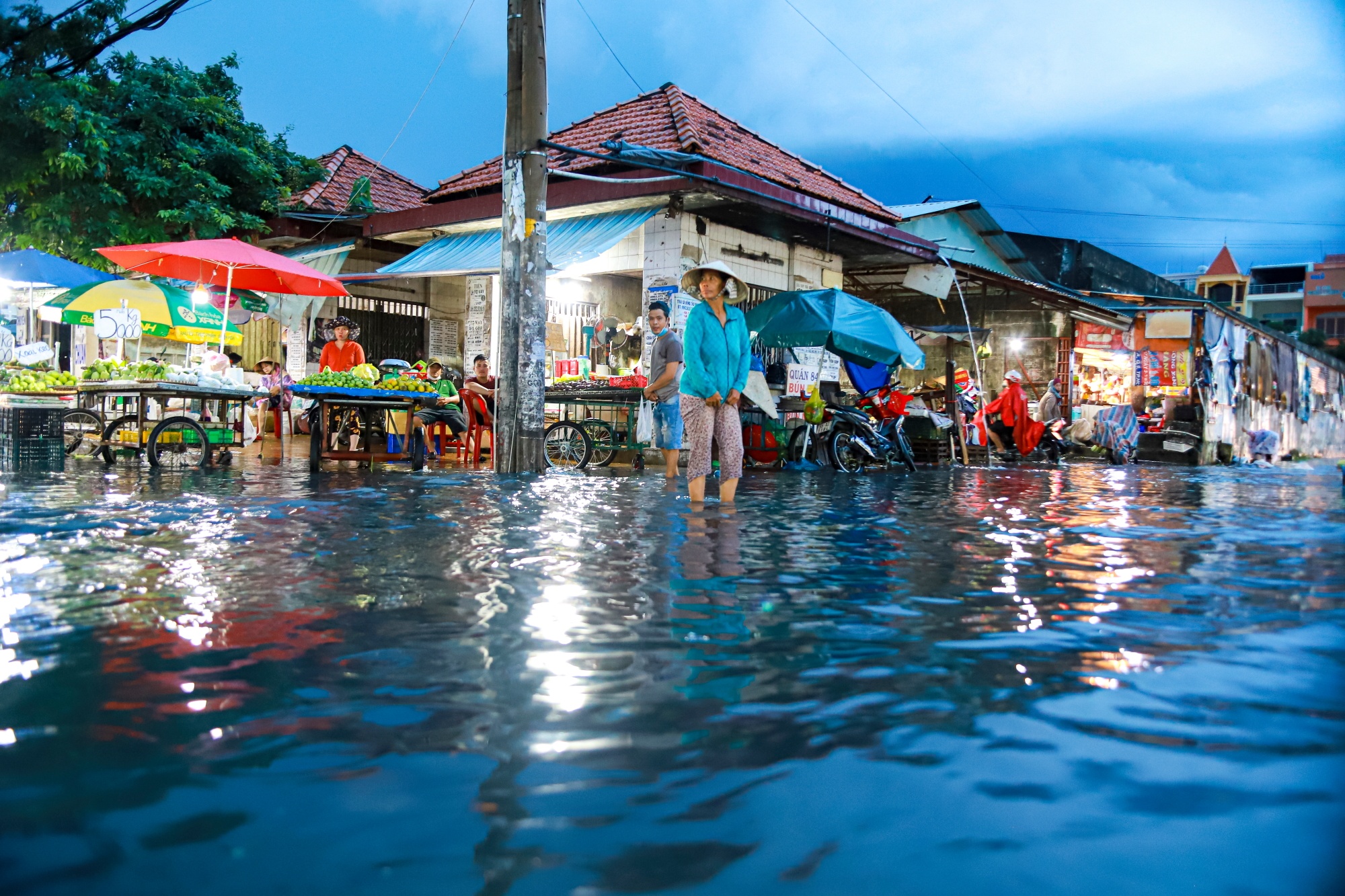 quan 9 ngap sau sau mua lon anh 2