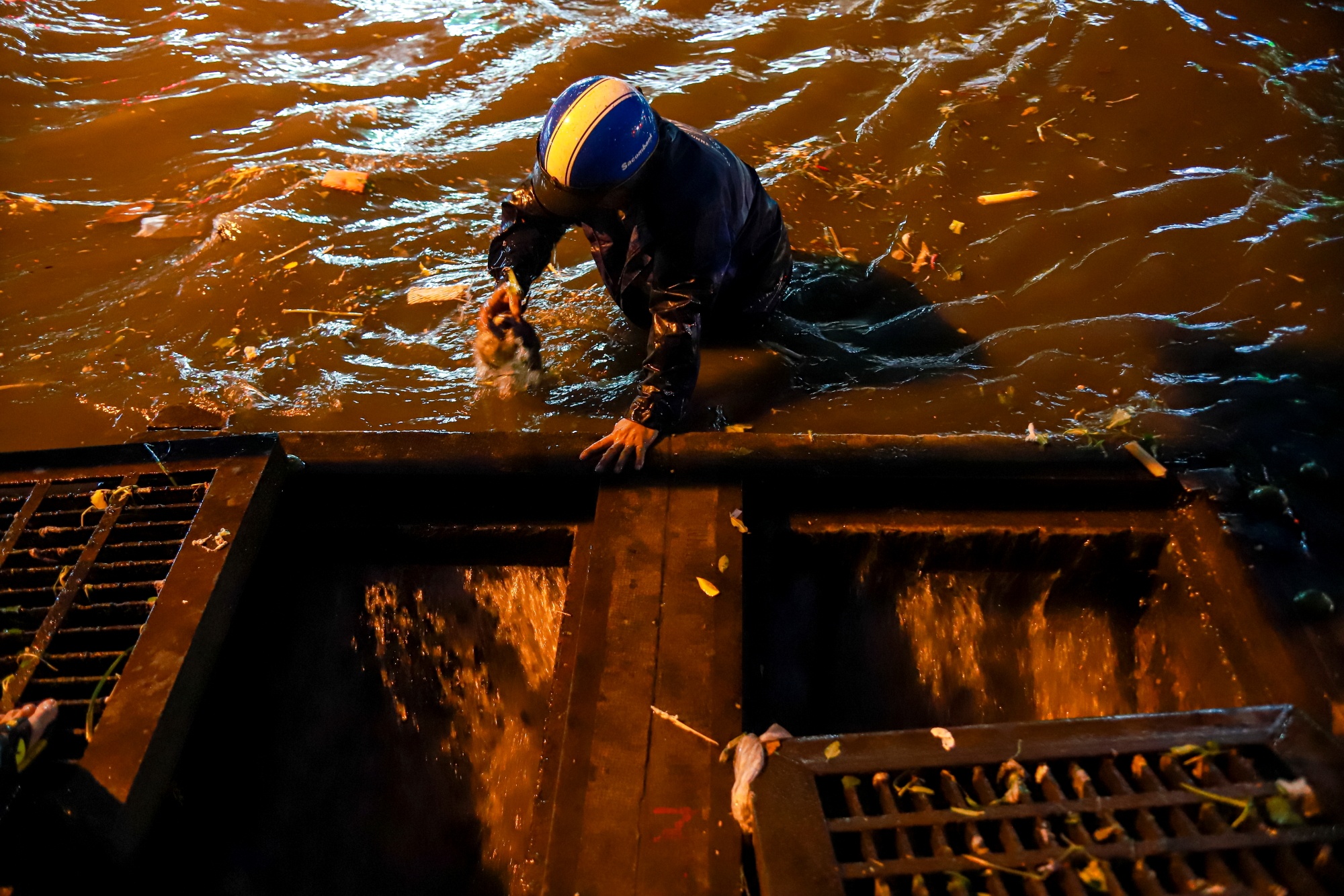 quan 9 ngap sau sau mua lon anh 7