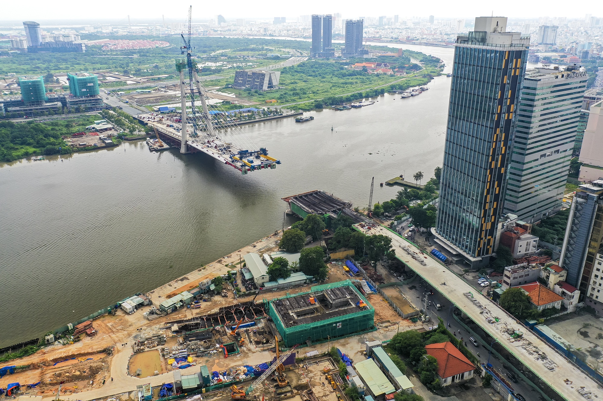 Cau Thu Thiem 2 dung thi cong anh 1