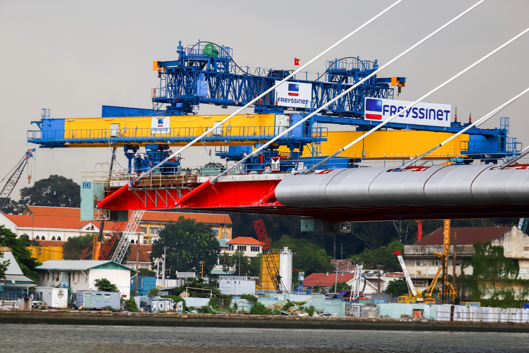 Cau Thu Thiem 2 dung thi cong anh 4