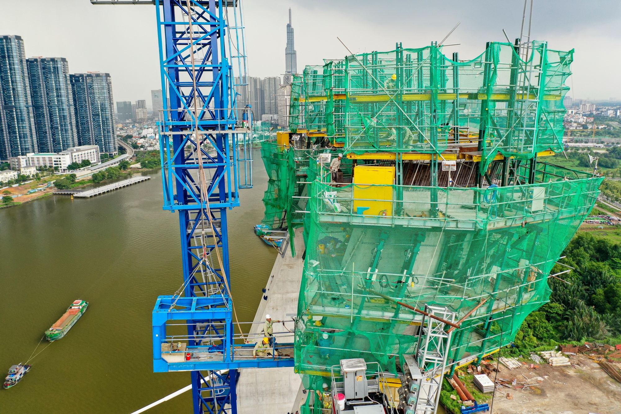 Cau Thu Thiem 2 dung thi cong anh 2