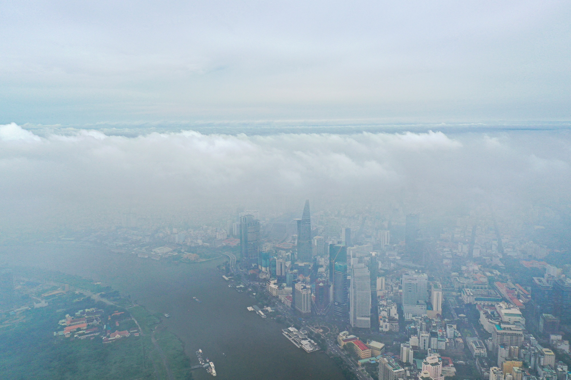 TP.HCM trong ngay khong khi co hai anh 8