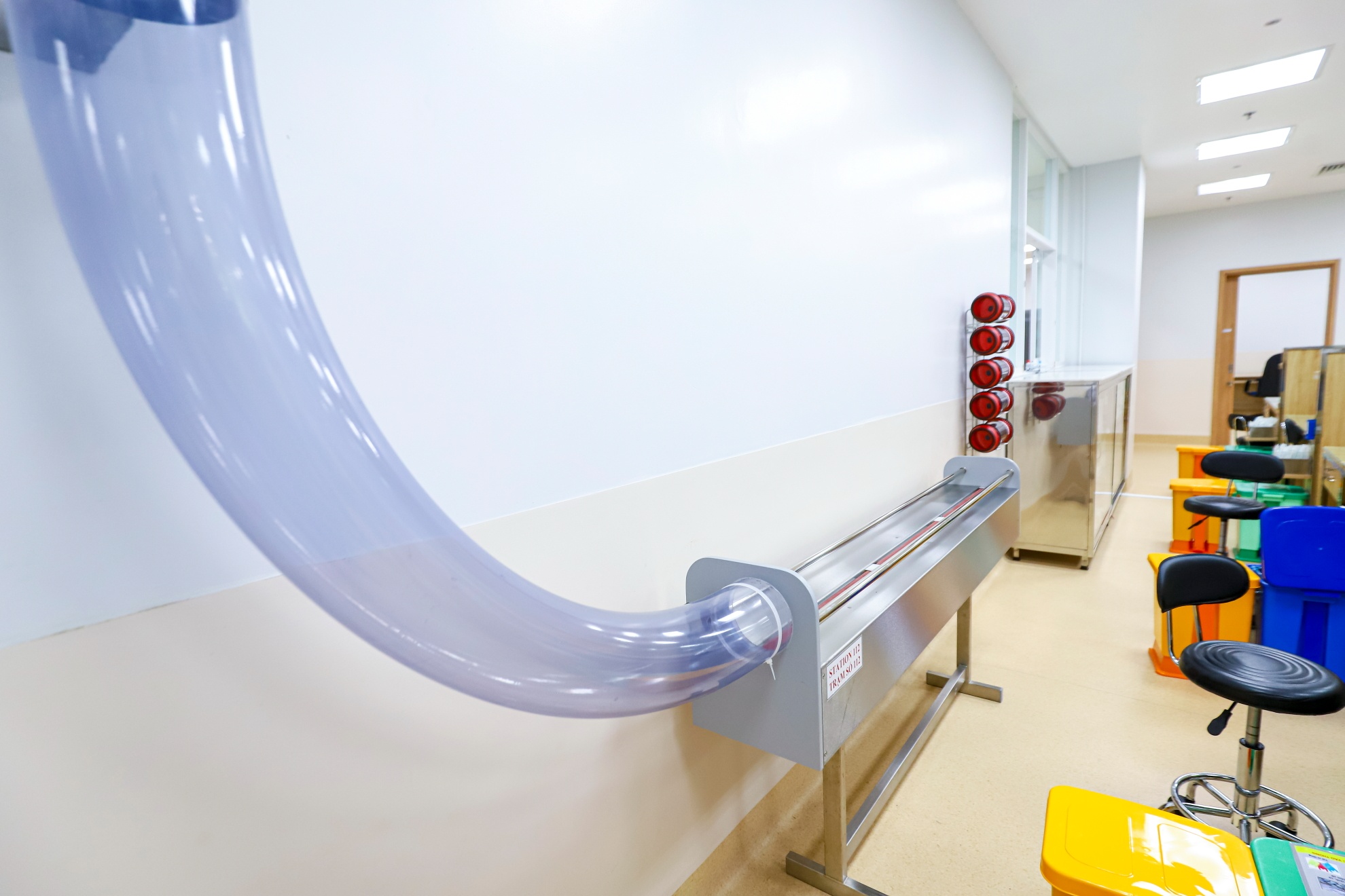 Benh vien Ung buou co san bay truc thang anh 9