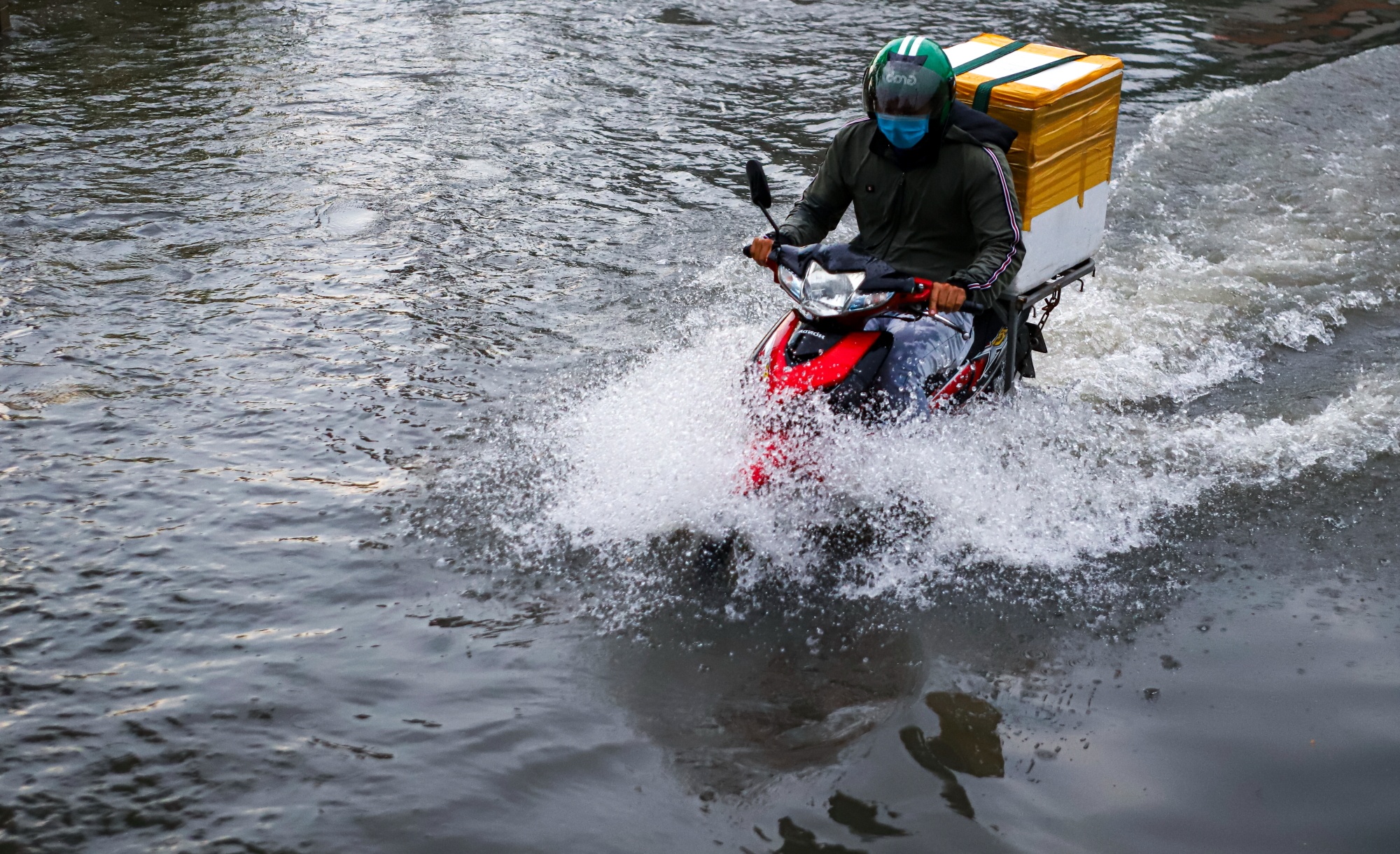 Mua 30 phut, quan Thu Duc ngap sau hinh anh