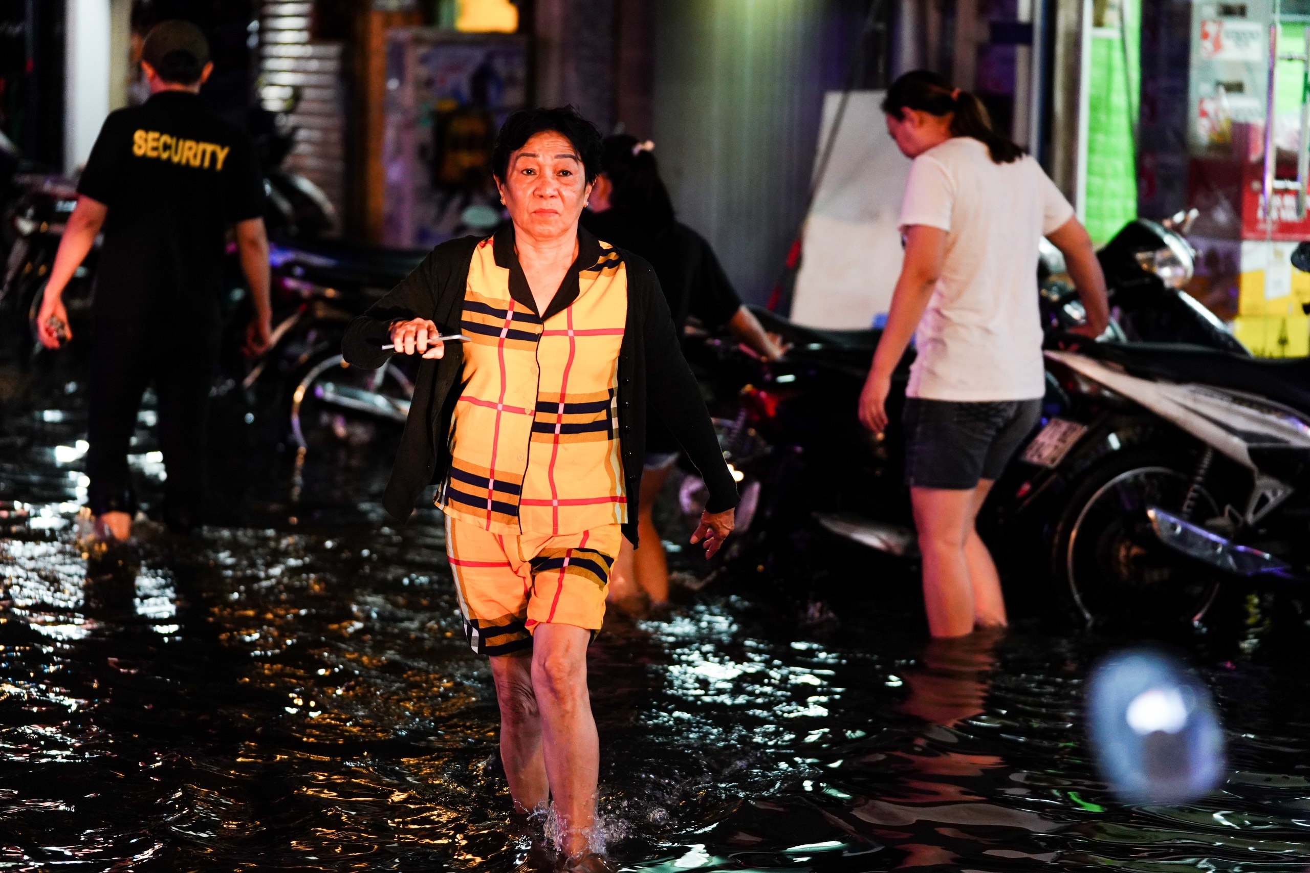 duong truong cong dinh ngap sau sau mua anh 11