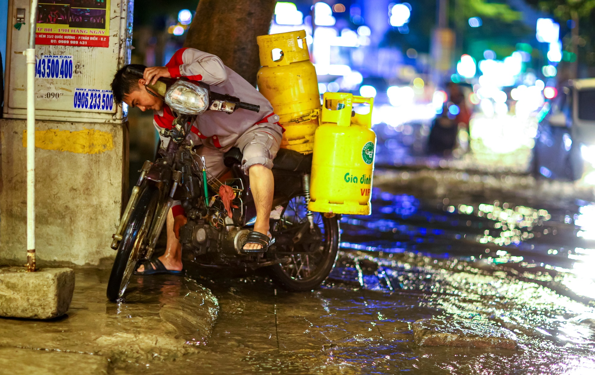 duong truong cong dinh ngap sau sau mua anh 6