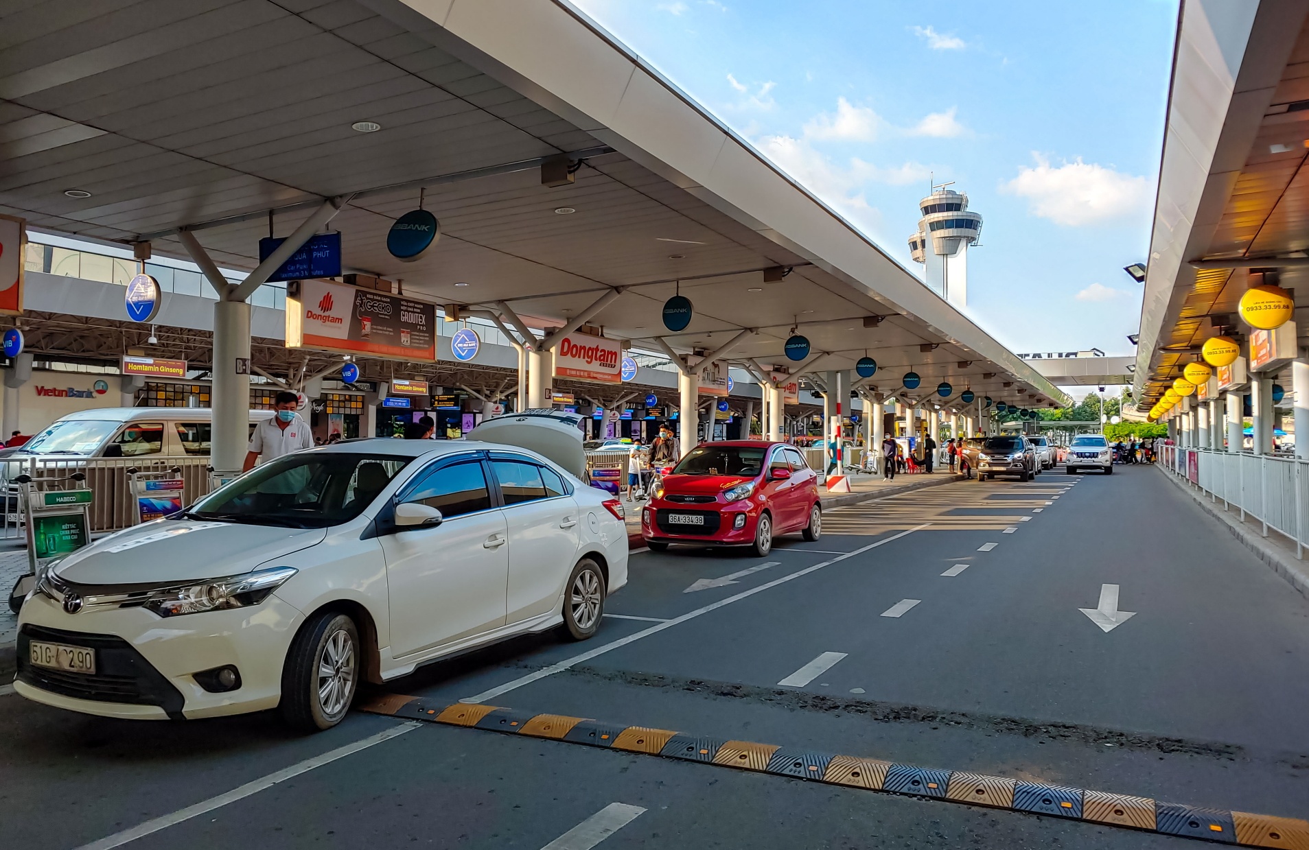 san bay Tan Son Nhat anh 1