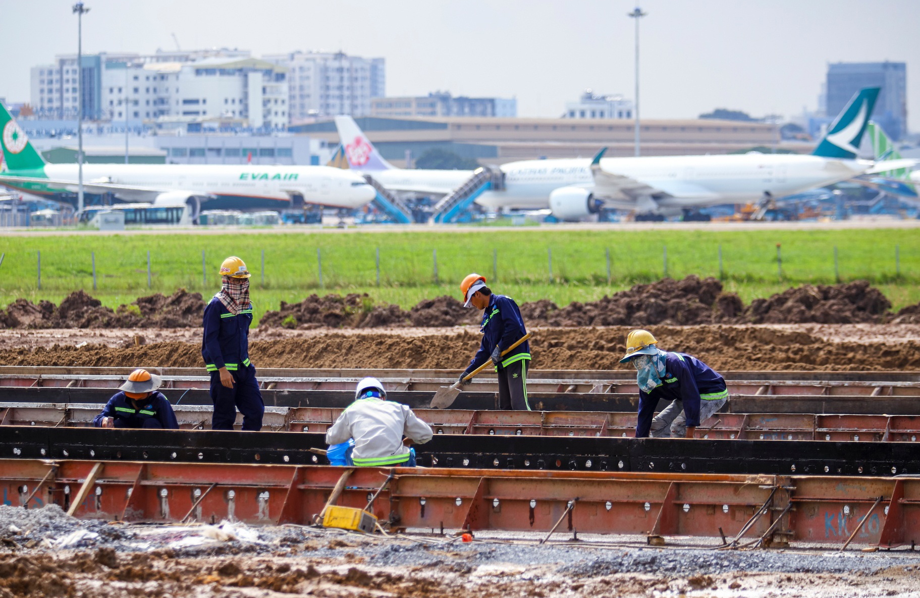 duong bang 25R cua san bay Tan Son Nhat anh 11