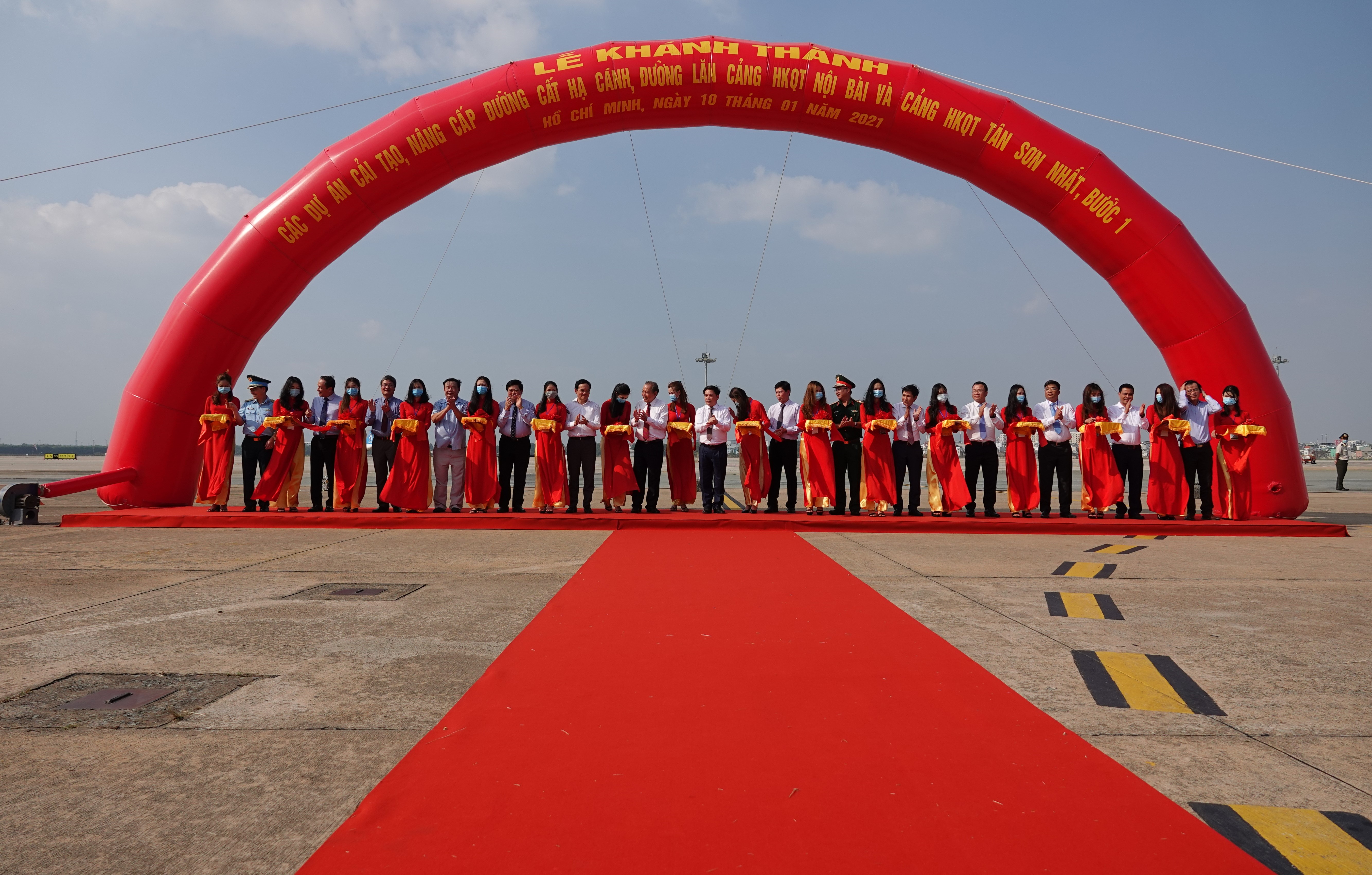 duong bang 25R cua san bay Tan Son Nhat anh 1