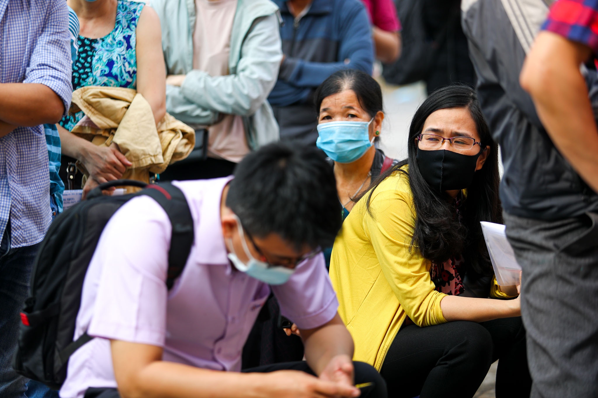 Hanh khach doi nang gan 2 tieng tra ve may bay anh 8