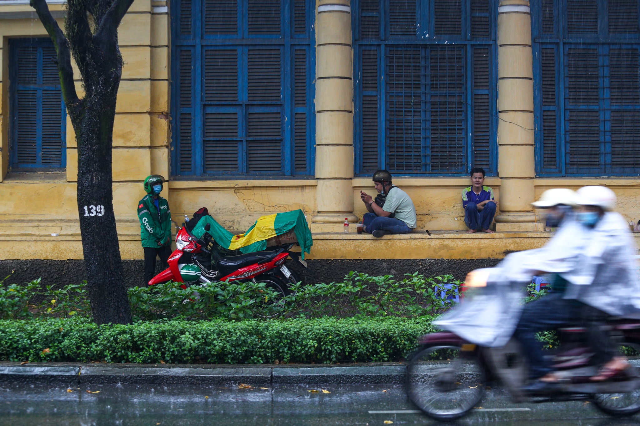 mua trai mua tphcm anh 2