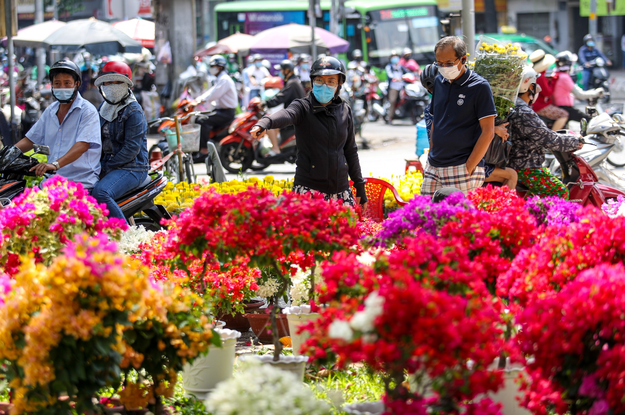 ban hoa e am ngay tet o TP.HCM anh 1