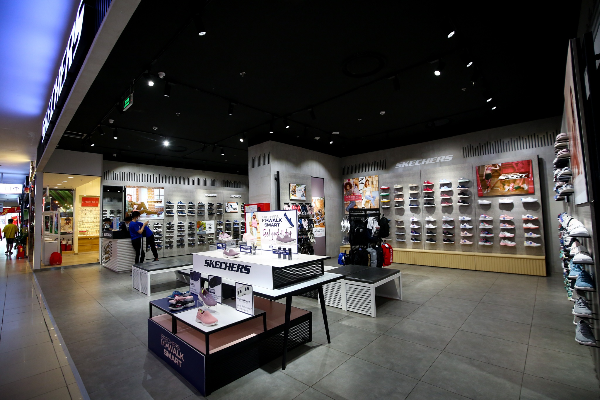 sieu thi vang ve mung 2 tet anh 9