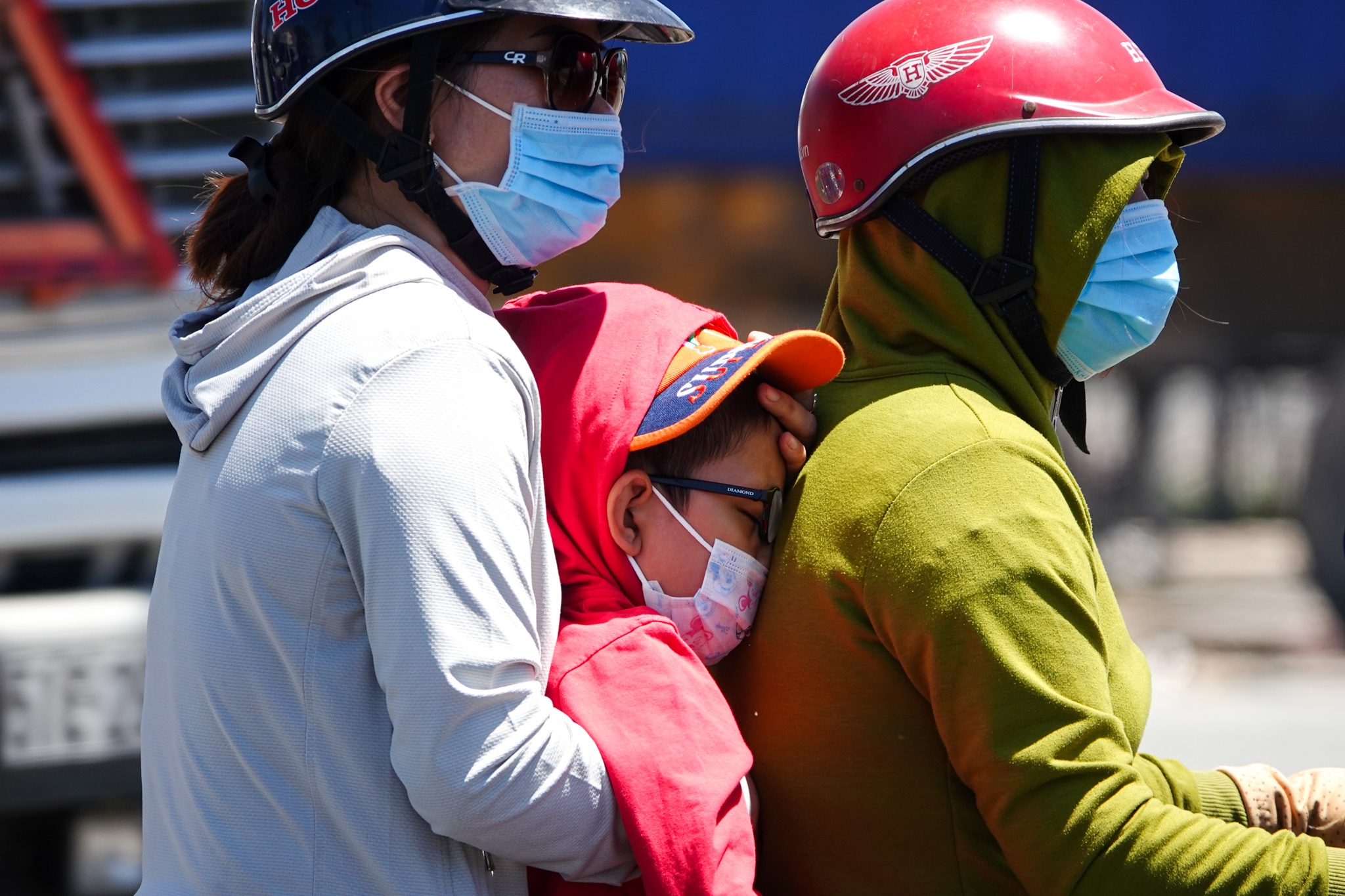 Mat duong boc hoi vi nang nong TP.HCM anh 5