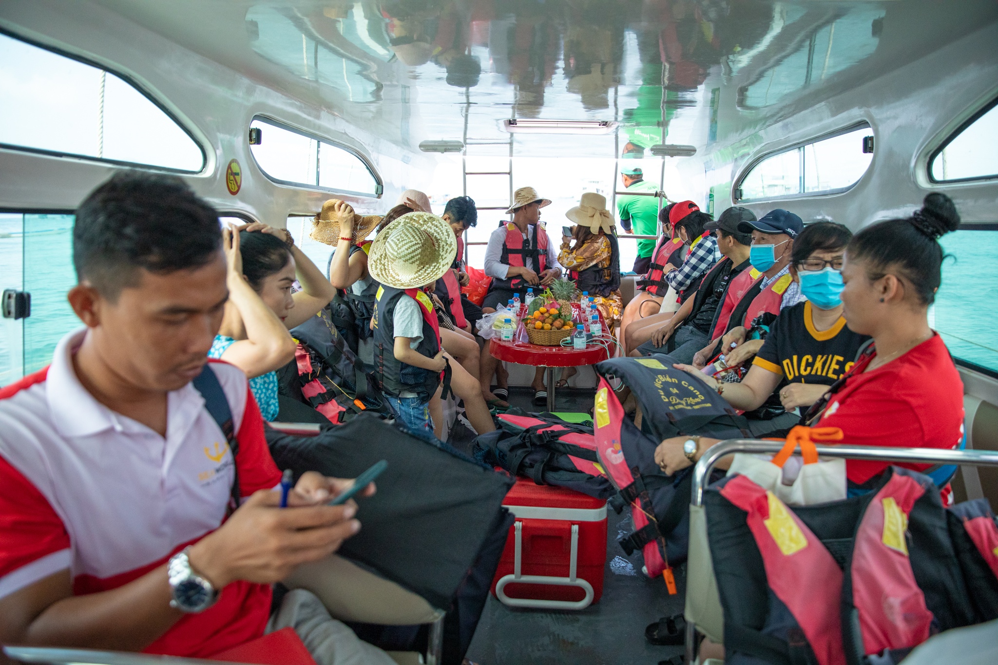 nhon nhip du khach tro lai o Phu Quoc anh 3