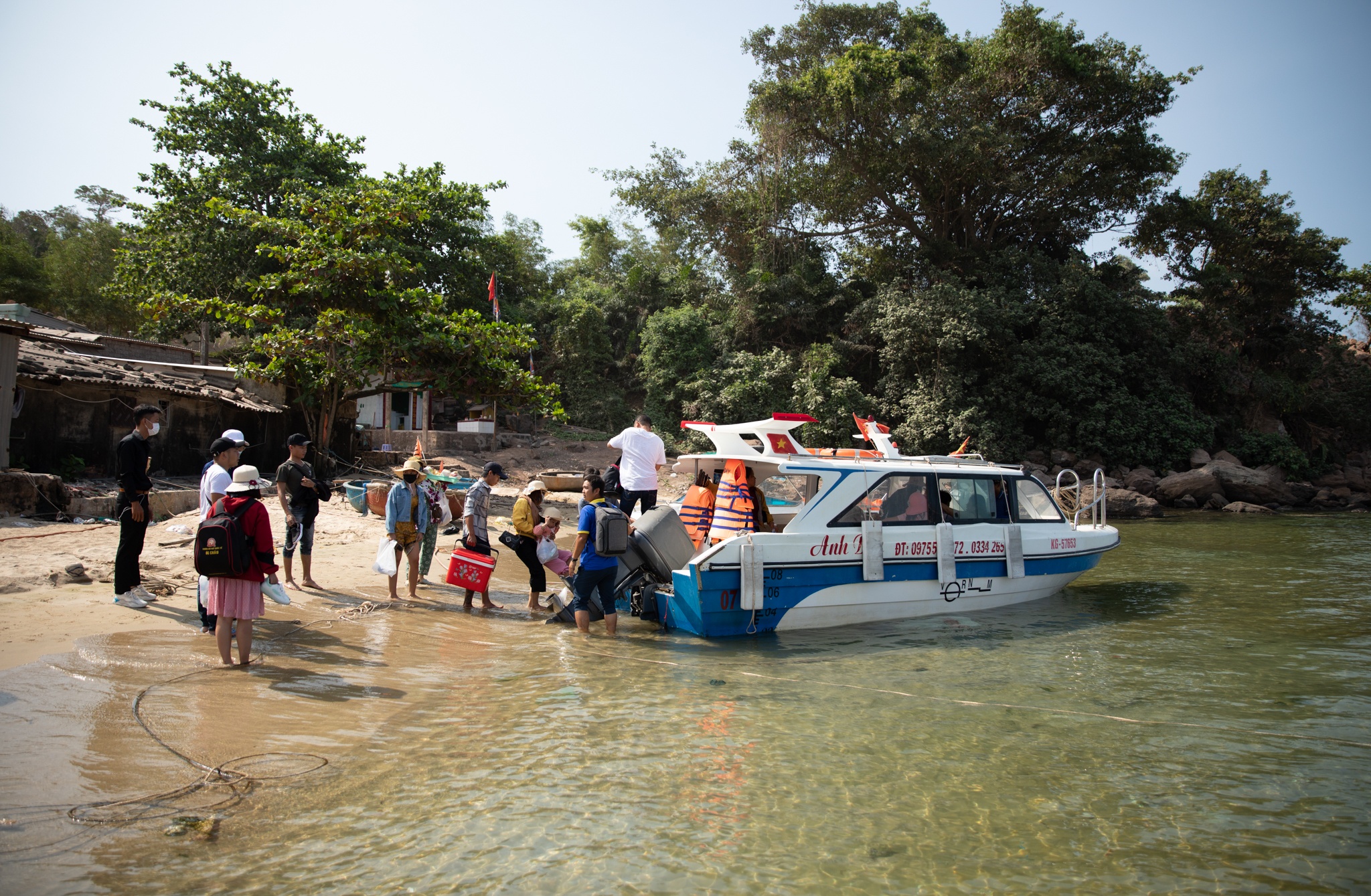 nhon nhip du khach tro lai o Phu Quoc anh 2