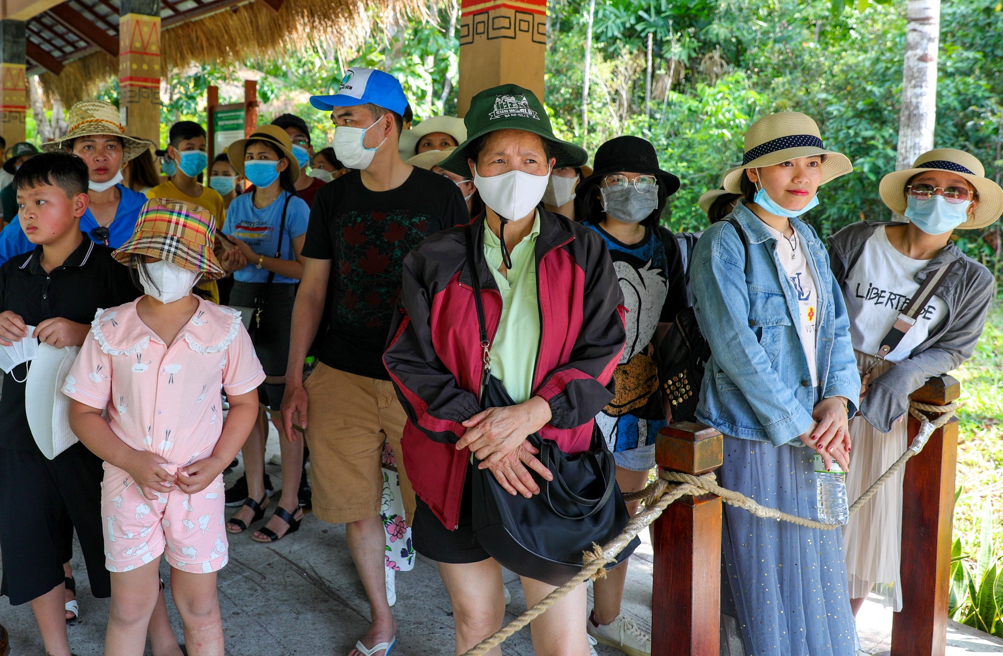 Khu vui choi tai Phu Quoc dong khach tro lai anh 2