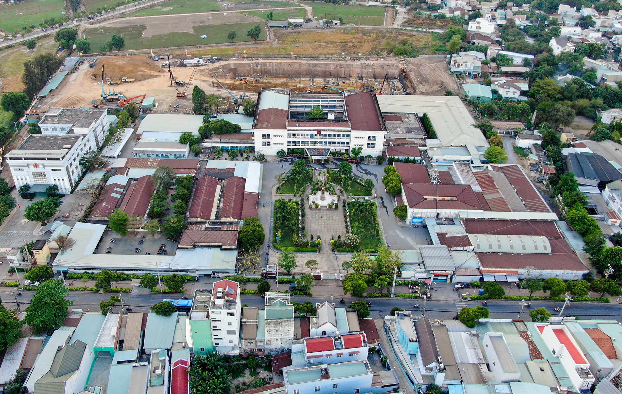 Hoc Mon truoc de xuat len quan anh 18