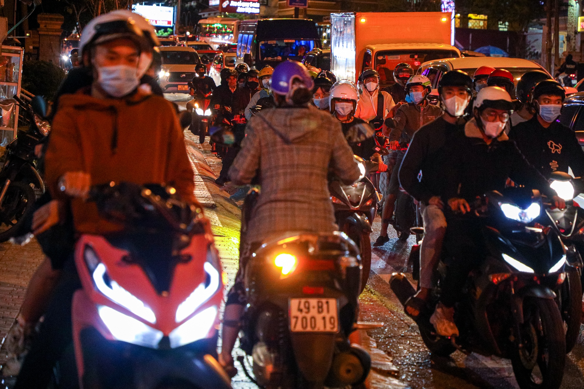 Un tac hang km cua ngo vao Thanh pho Da Lat anh 5