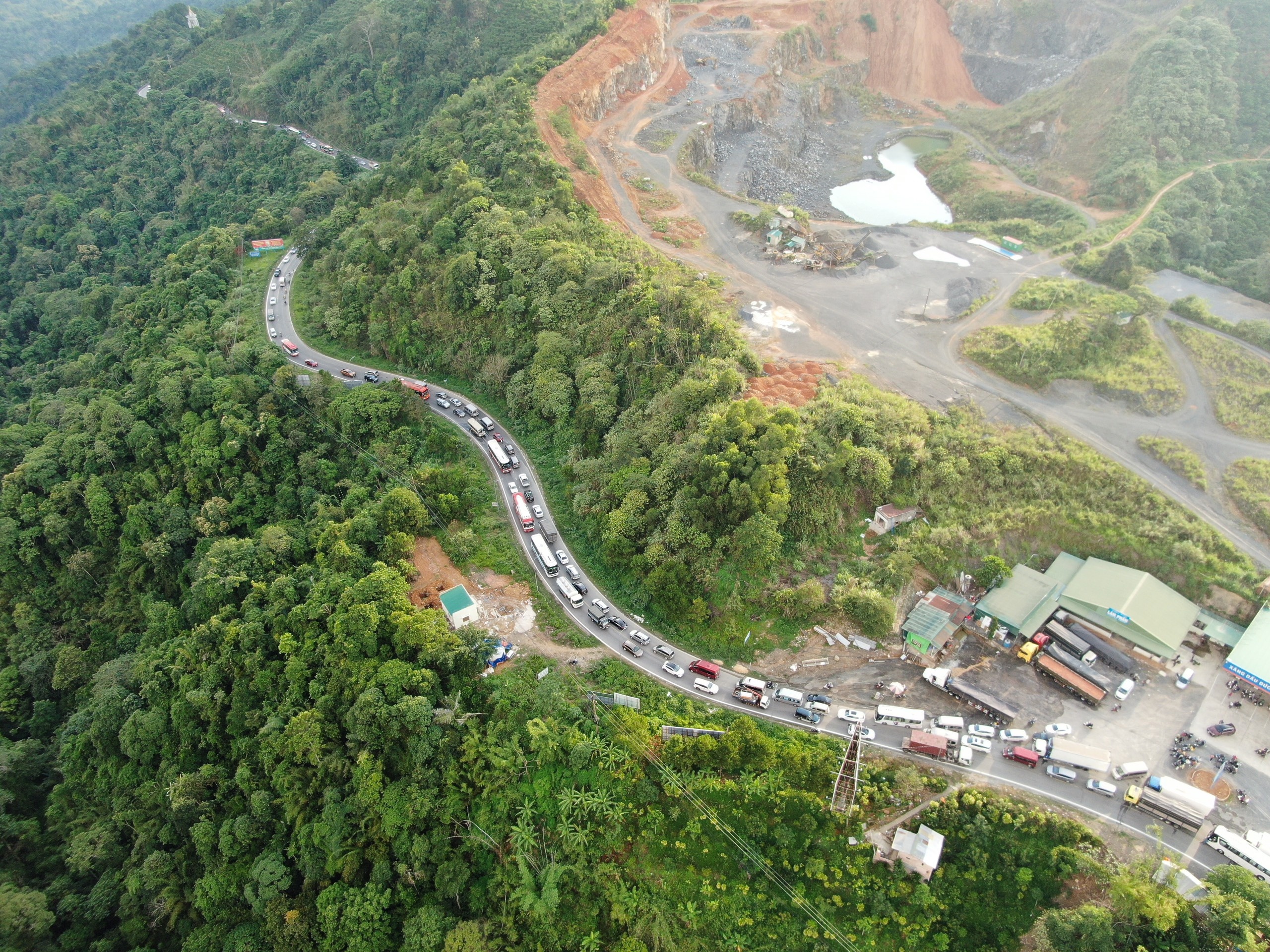 deo Bao Loc un tac hang km anh 1