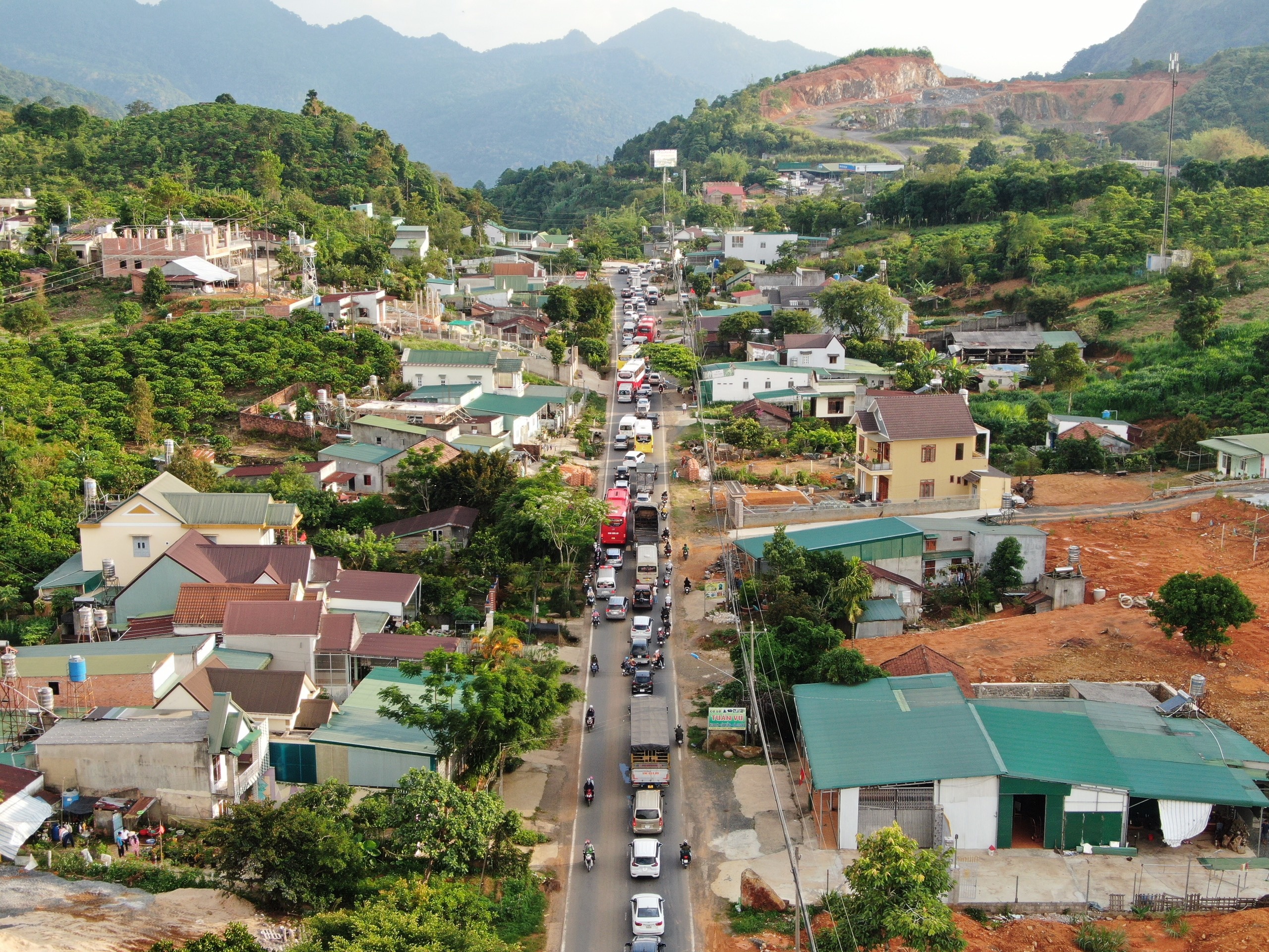 deo Bao Loc un tac hang km anh 2