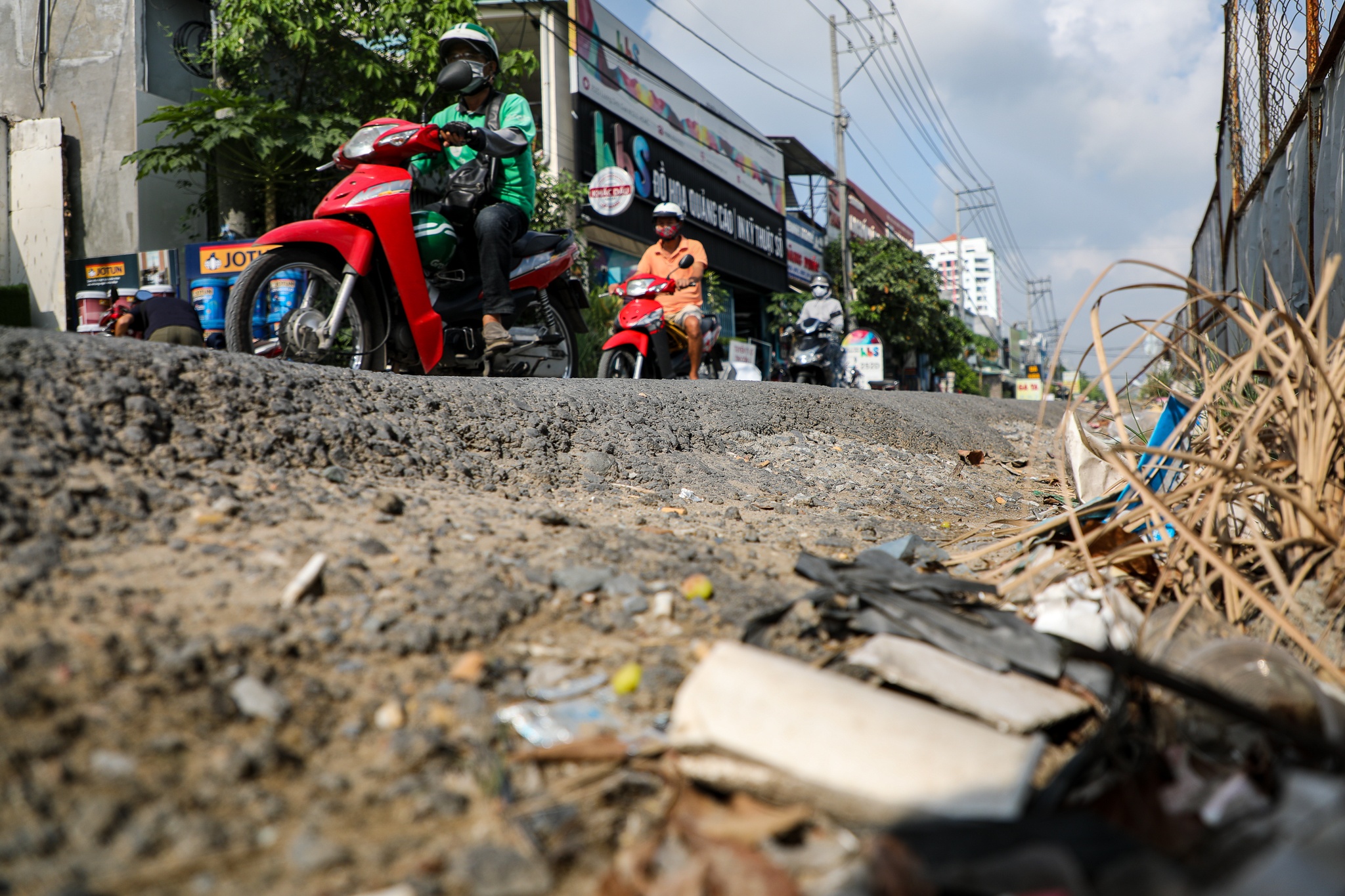 Duong luong dinh cua thi cong do dang anh 6
