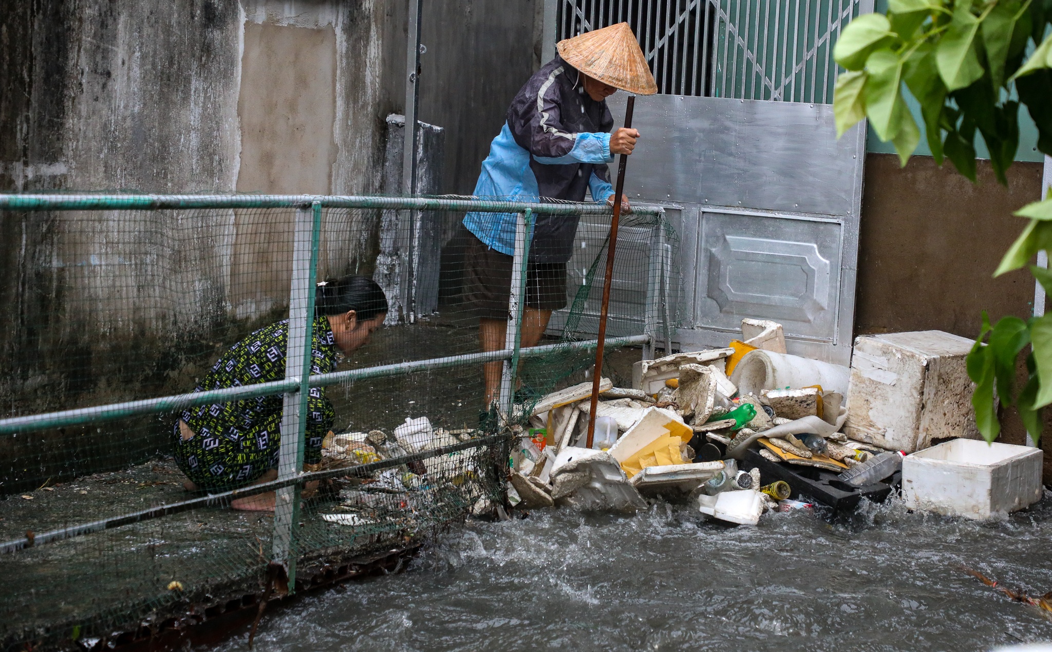 Xe may te nga trong mua o TP Thu Duc anh 4