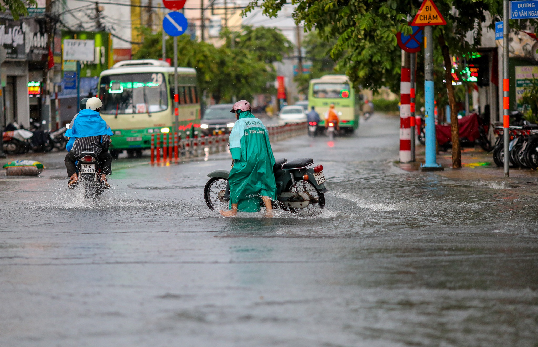Mua ngap o TP Thu Duc anh 9